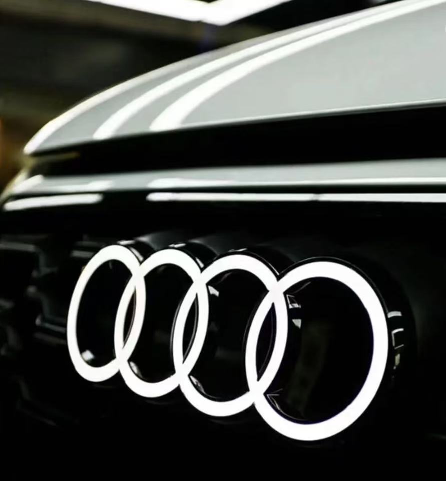AUDI Front Grill Logo LED with dznamic indicator