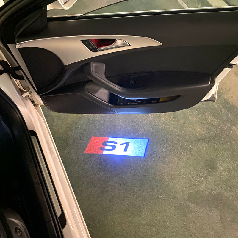 AUDI S1 LOGO PROJECTOT LIGHTS Nr.127 (Menge 1 = 2 Logofolien /2 Türleuchten） 