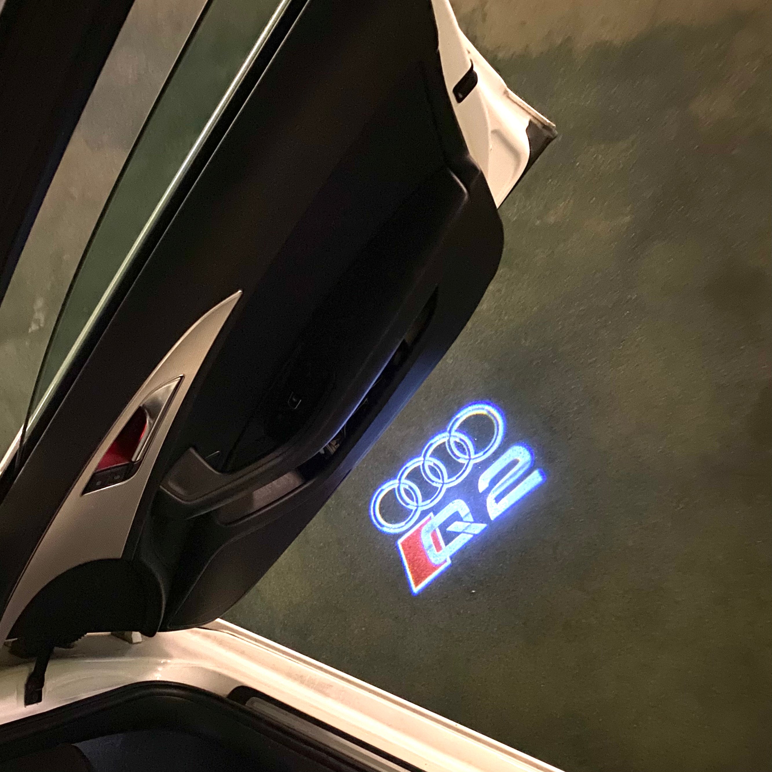 AUDI Q2 LOGO DOOR PROJECTOT Nr.002A44