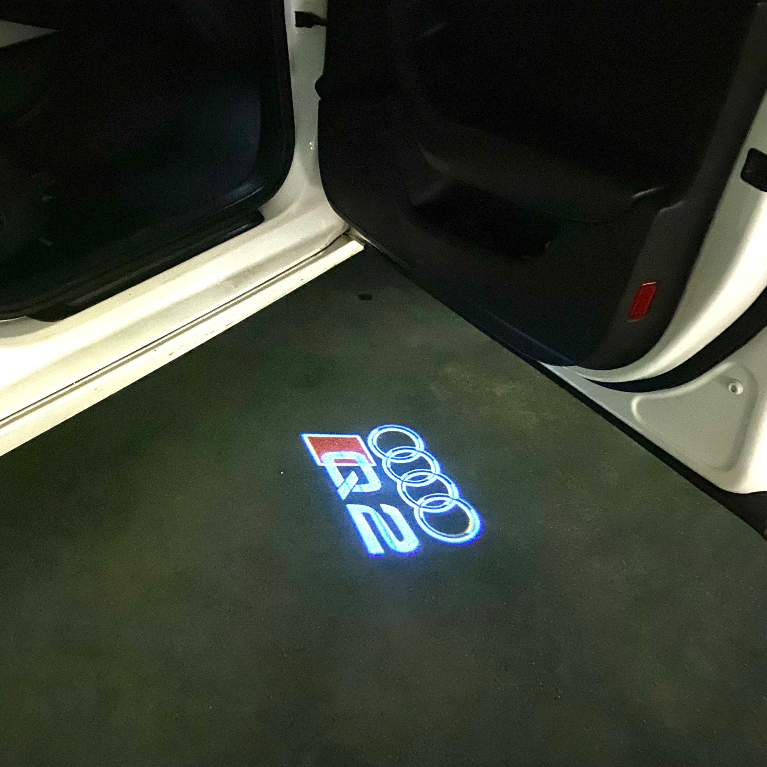 AUDI Q2 LOGO DOOR PROJECTOT Nr.002A44