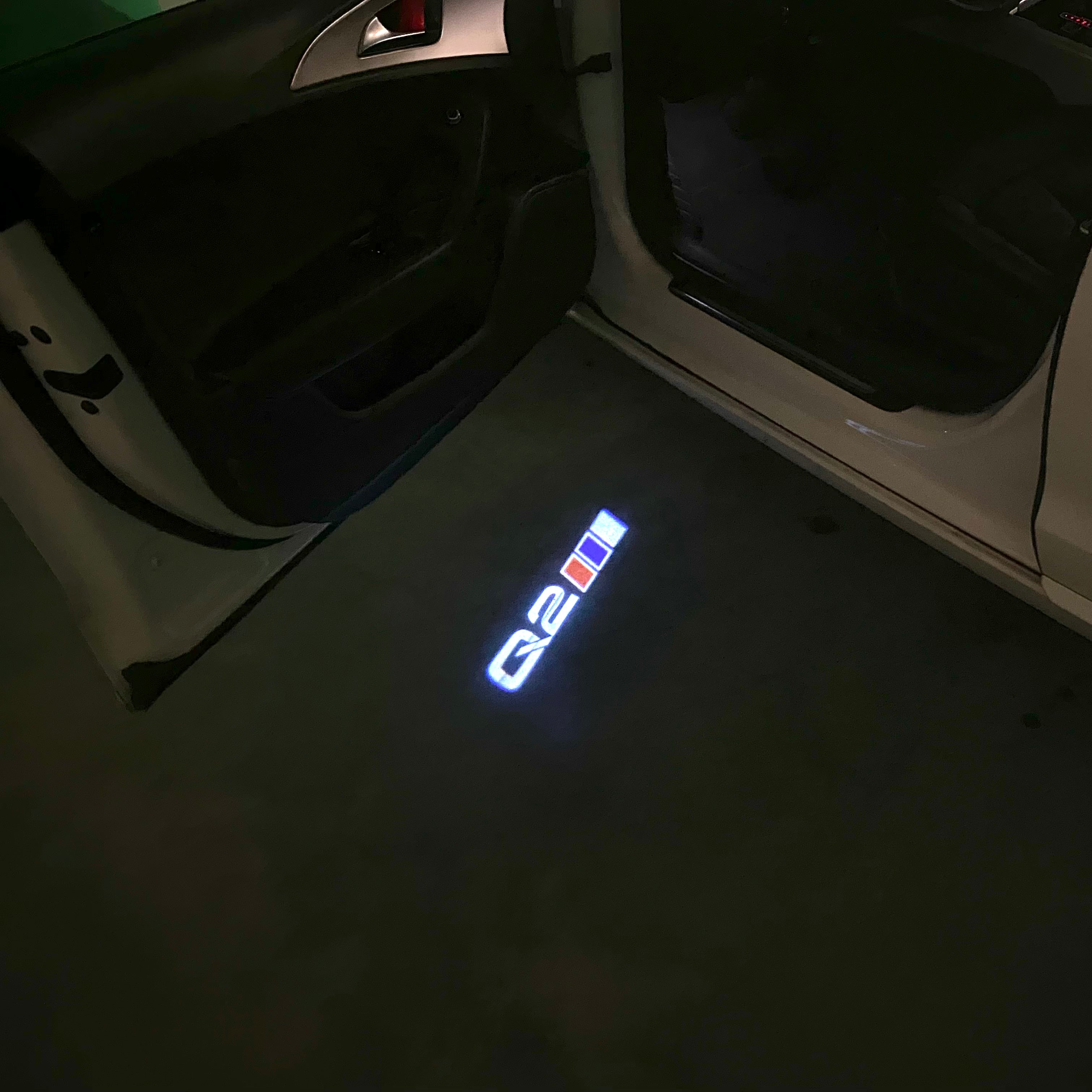 AUDI Q2 LOGO DOOR PROJECTOT Nr.002A32