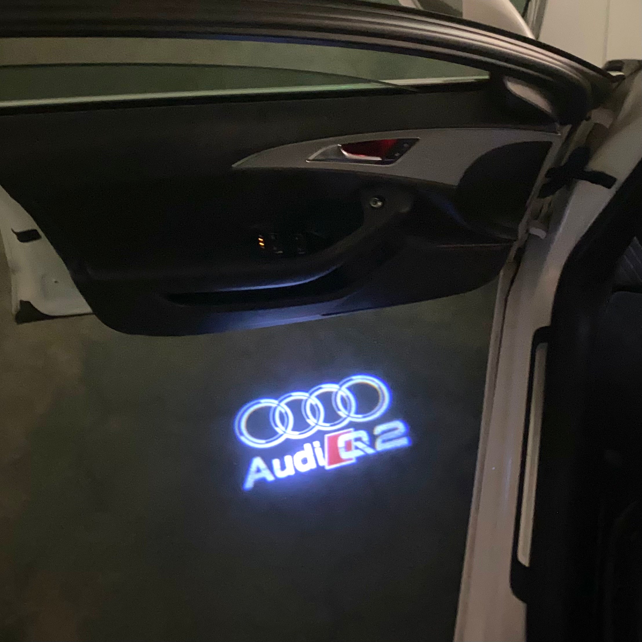 AUDI Q2 LOGO DOOR PROJECTOT  Nr.002A46