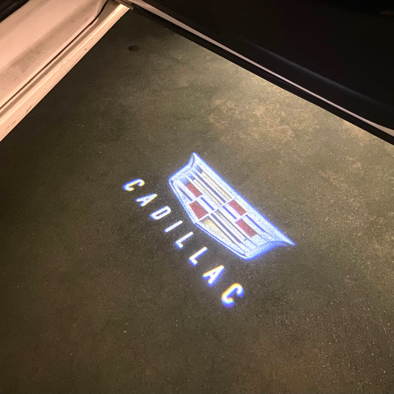 CADILLAC ORIGINAL LOGO PROJECTOT LIGHTS Nr.256 (Menge 1 = 2 Logofolien /2 Türleuchten） 