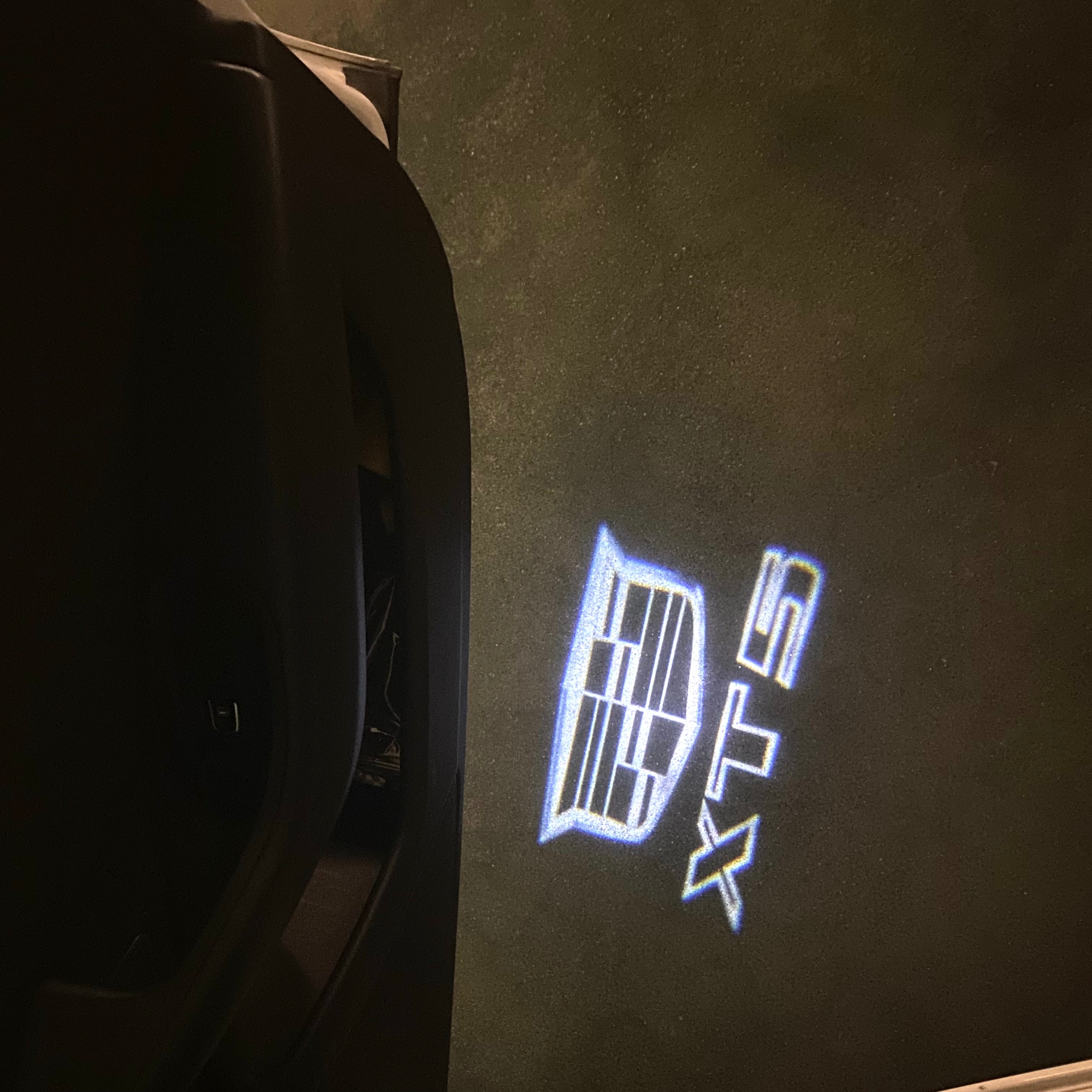CADILLAC XT5 LOGO PROJECTOT LIGHTS Nr.2638 (quantity 1 = 2 Logo