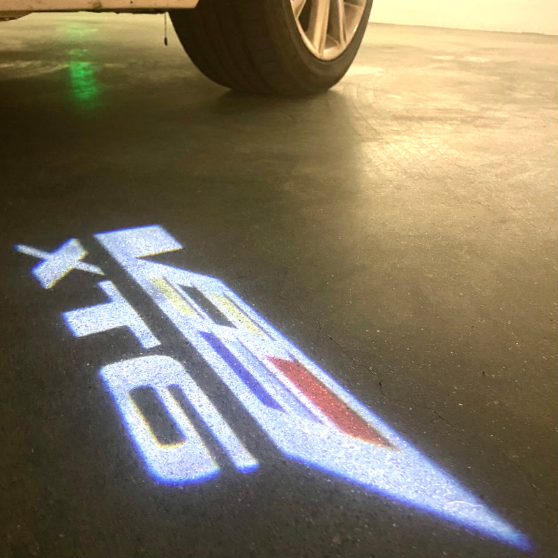 CADILLAC XT6 LOGO PROJECTOT LIGHTS Nr.2623 (quantity 1 = 2 Logo Films /2 door lights）