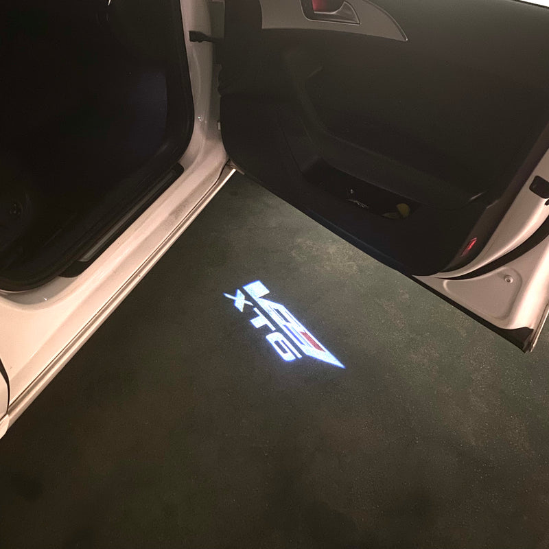 CADILLAC XT6 LOGO PROJECTOT LIGHTS Nr.2623 (quantity 1 = 2 Logo Films /2 door lights）