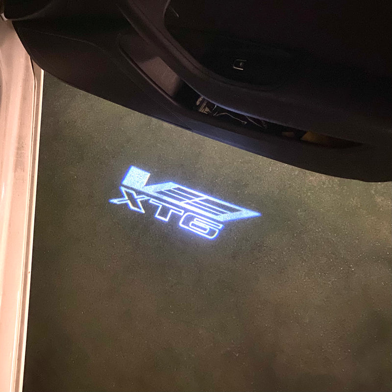 CADILLAC XT6 LOGO PROJECTOT LIGHTS Nr.2614 (quantity 1 = 2 Logo Films /2 door lights）