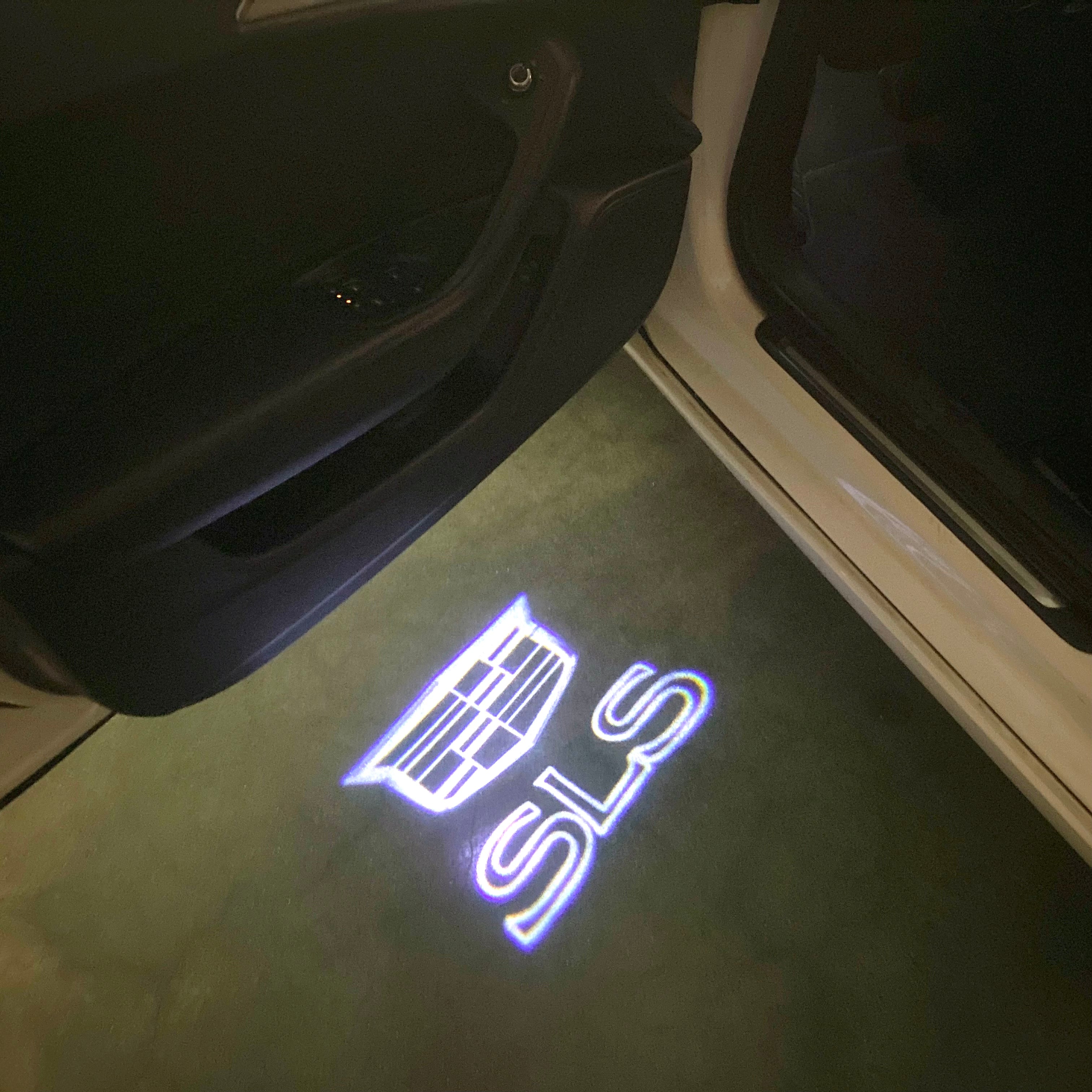 CADILLAC SLS LOGO PROJECTOT LIGHTS Nr.2636 (quantity 1 = 2 Logo Films /2 door lights）