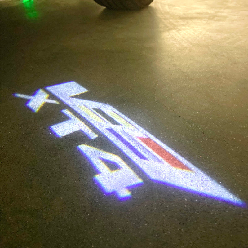 CADILLAC XT4 LOGO PROJECTOT LIGHTS Nr.2626 (quantity 1 = 2 Logo Films /2 door lights）