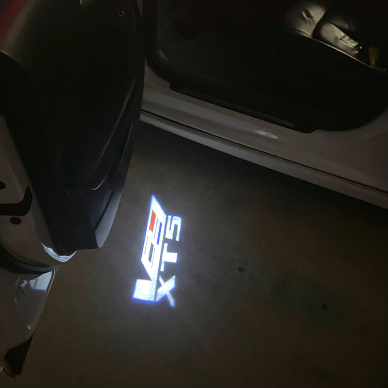 CADILLAC XT5 LOGO PROJECTOT LIGHTS Nr.2624 (quantity 1 = 2 Logo Films /2 door lights）