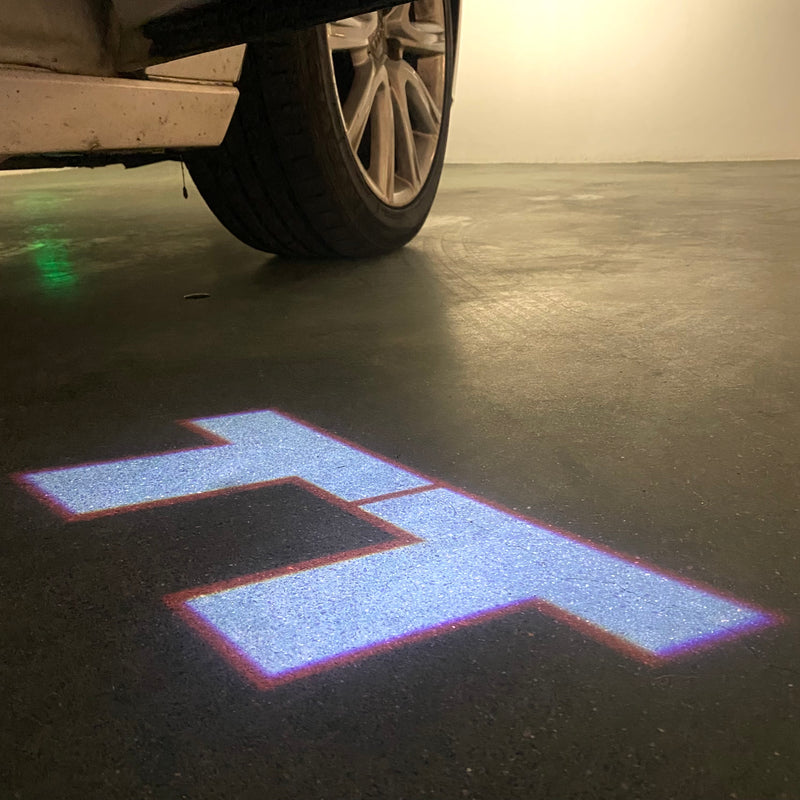 AUDI TT LOGO PROJECTOT LIGHTS Nr.15 (Menge 1 = 2 Logofolien /2 Türleuchten） 