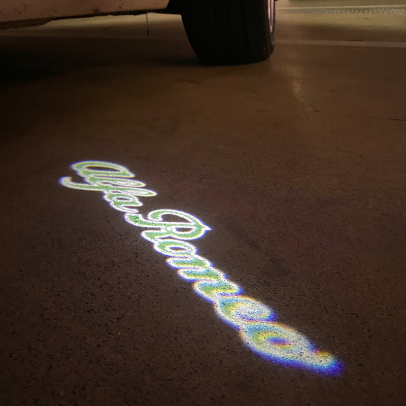 Alfa Romeo GRÜNE FARBE LOGO PROJECTOT LIGHTS Nr.08 (Menge 1 = 2 Logofolie / 2 Türleuchten) 