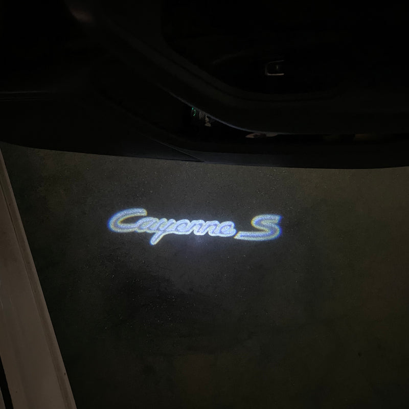 PORSCHE Cayenne S LOGO PROJECTOT LIGHTS Nr.18 (quantità 1 = 2 pellicole logo / 2 luci porta)