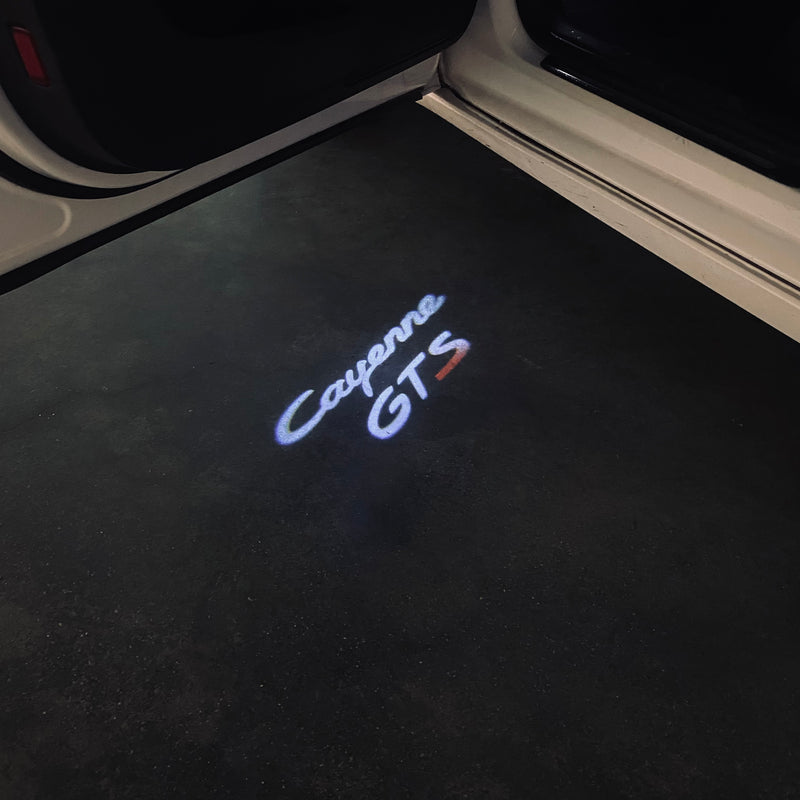 PORSCHE Cayenne LOGO PROJECTOT LIGHTS Nr.61 (Menge 1 = 2 Logofolie / 2 Türleuchten) 