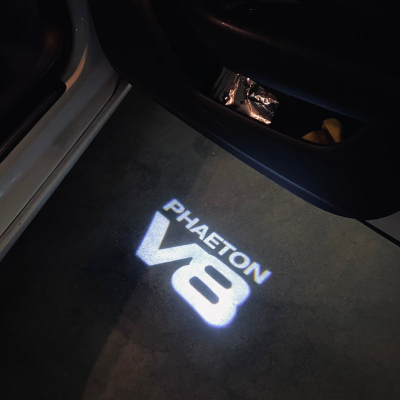 Volkswagen Türleuchten PHAETON V8 Logo Nr. 75 (Menge 1 = 2 Logofolien /2 Türlichter）