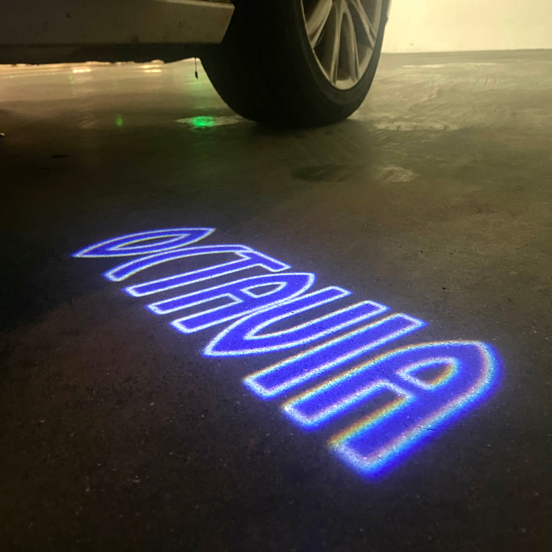 SKODA OCTAVIA LOGO PROJECTOT LIGHTS Nr.102 (Menge 1 = 2 Logofolie / 2 Türleuchten)