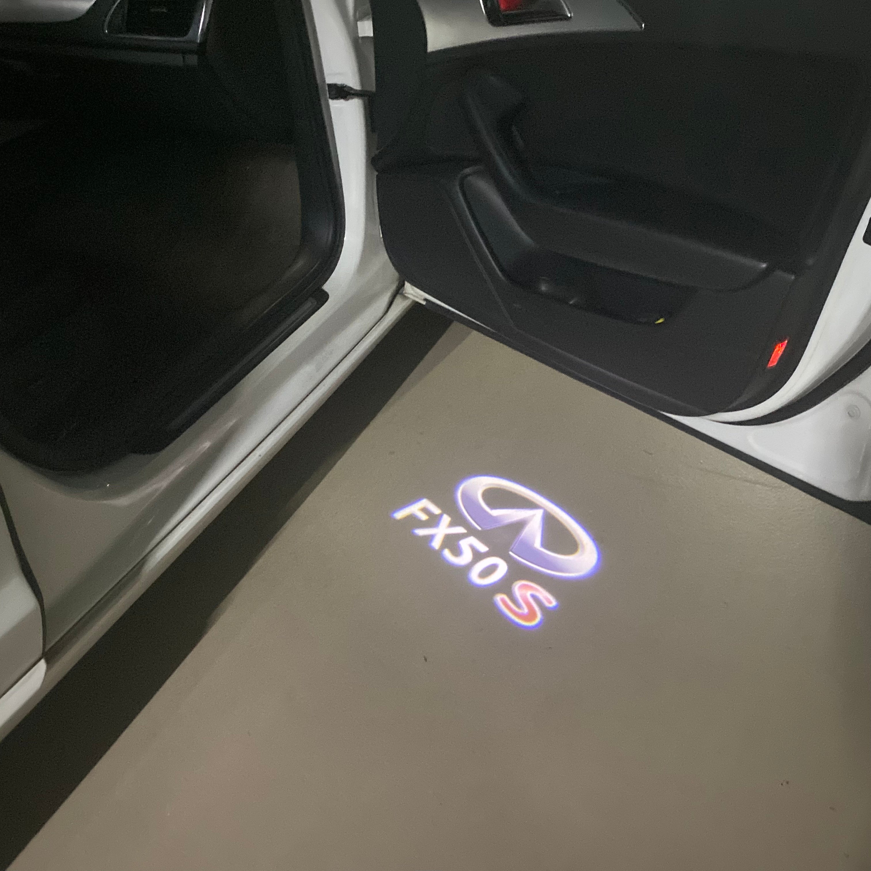 INFINITI FX 50  LOGO PROJECROTR LIGHTS Nr.28 (quantity 1 = 1 sets/2 door lights)
