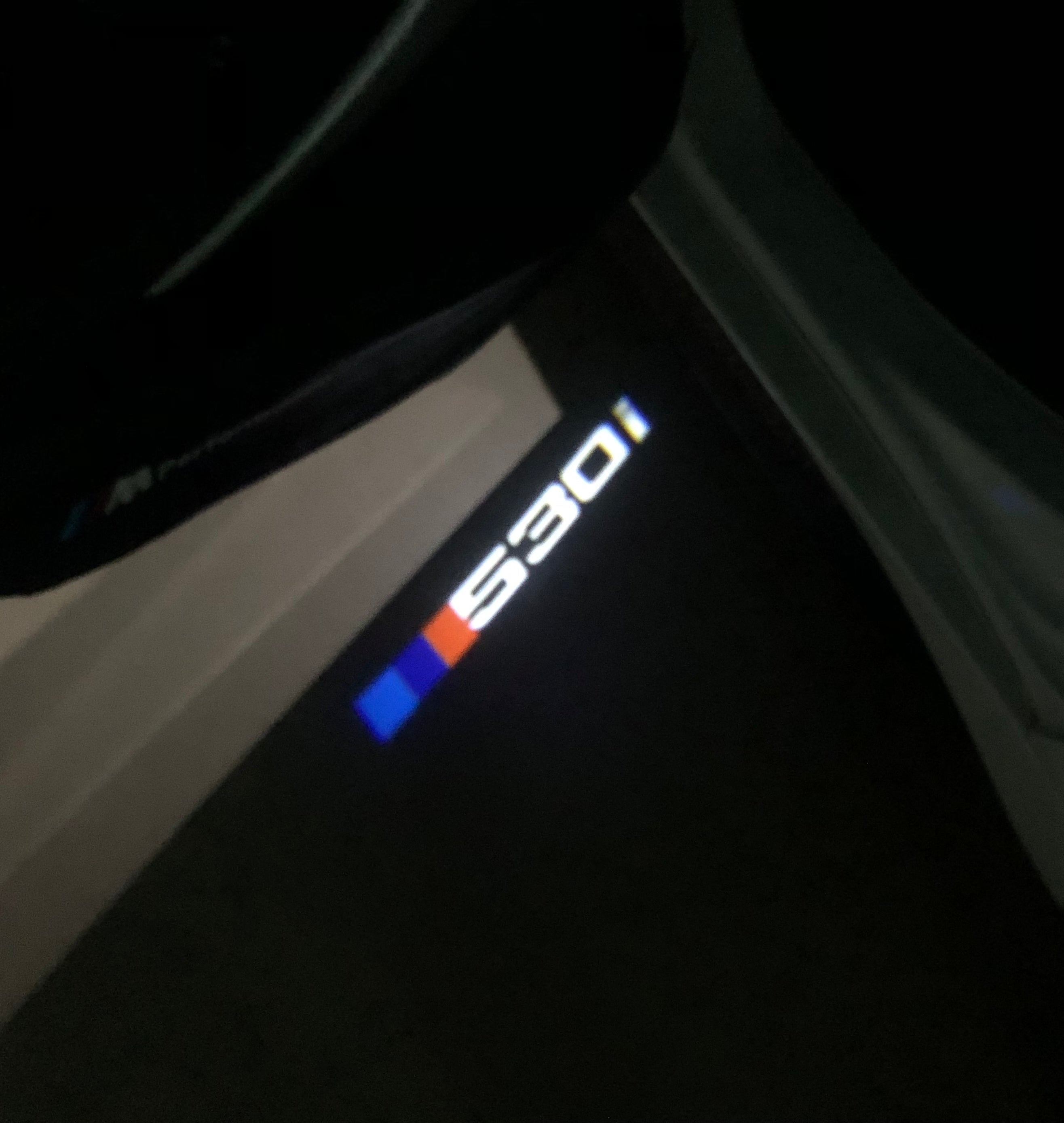 BMW   5 SERIES 530 LOGO PROJECTOT LIGHTS (quantity 1 = 1 sets/2 door lights)Nr.bmw00235