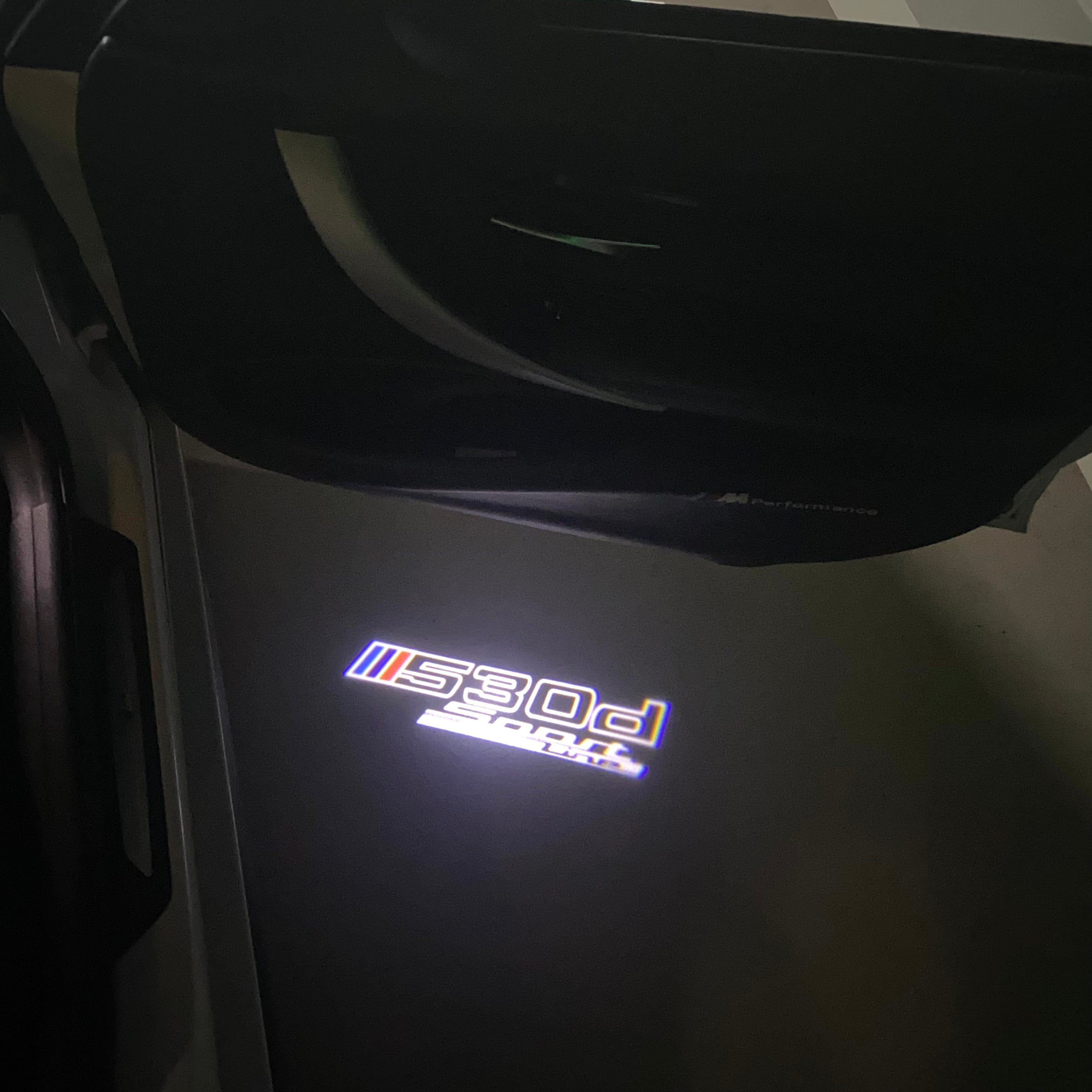 BMW 5 SERIES 530 d  LOGO PROJECTOT LIGHTS (quantity 1 = 1 sets/2 door lights)Nr.bmw00240