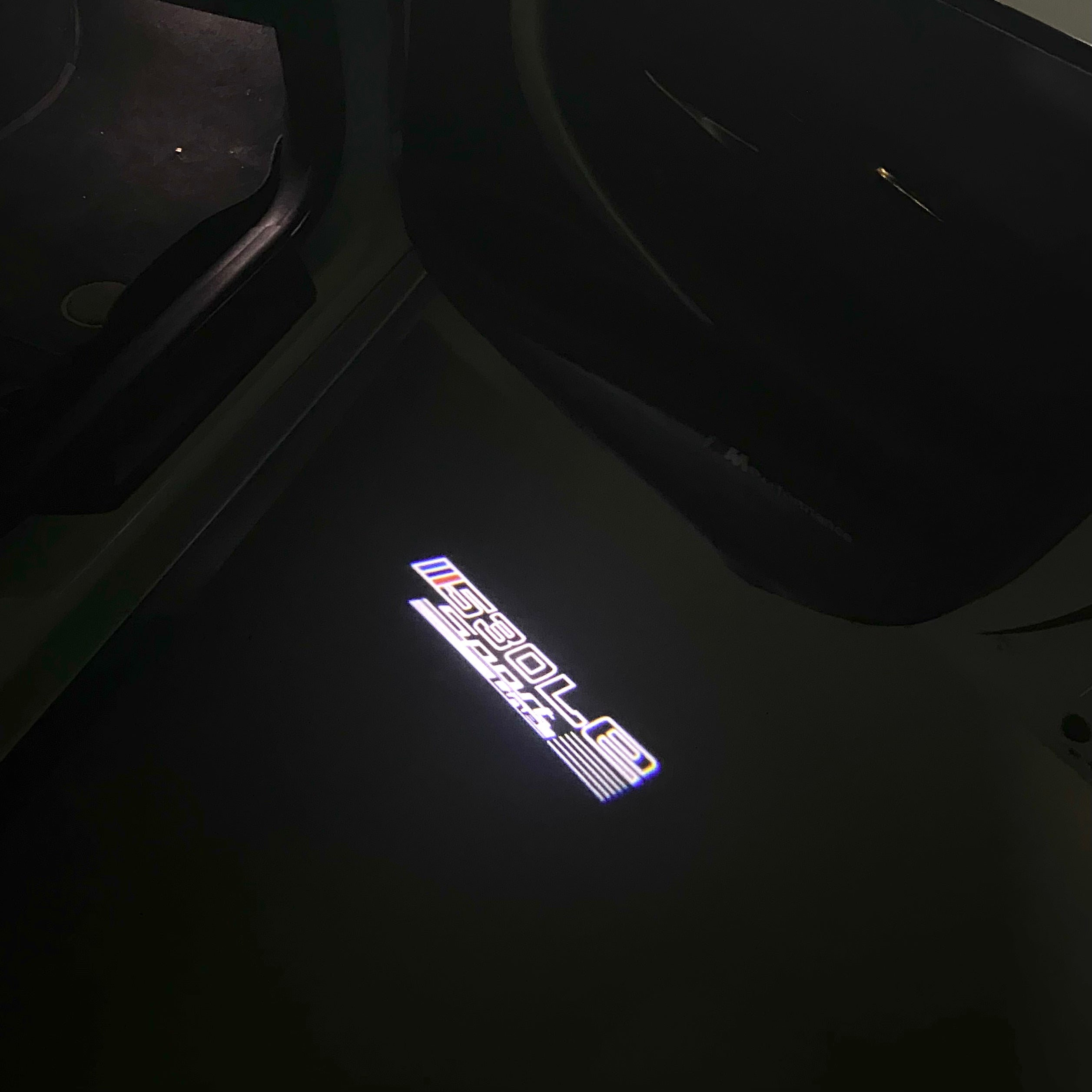 BMW  5 SERIES 530 Le LOGO PROJECTOT LIGHTS (quantity 1 = 1 sets/2 door lights)Nr.bmw00239