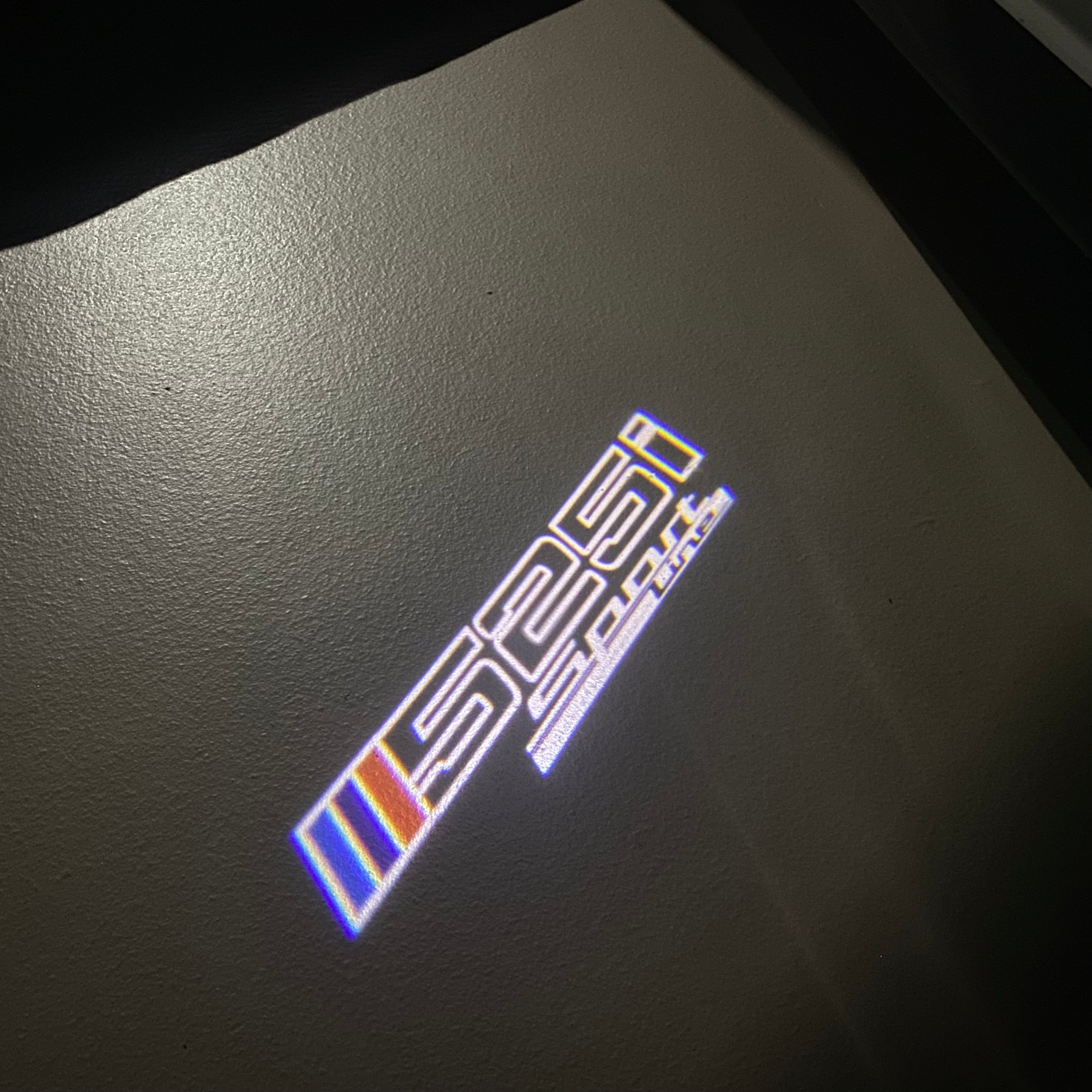 BMW  5 SERIES 525 i LOGO PROJECTOT LIGHTS (quantity 1 = 1 sets/2 door lights)Nr.bmw00243