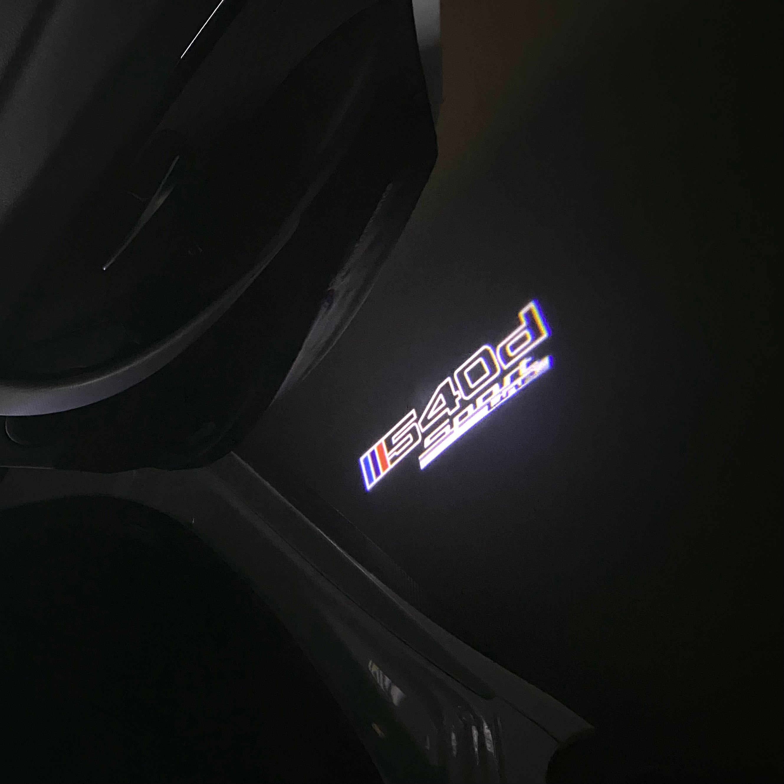 BMW 5 SERIES 540 d  LOGO PROJECTOT LIGHTS (quantity 1 = 1 sets/2 door lights)Nr.bmw00238