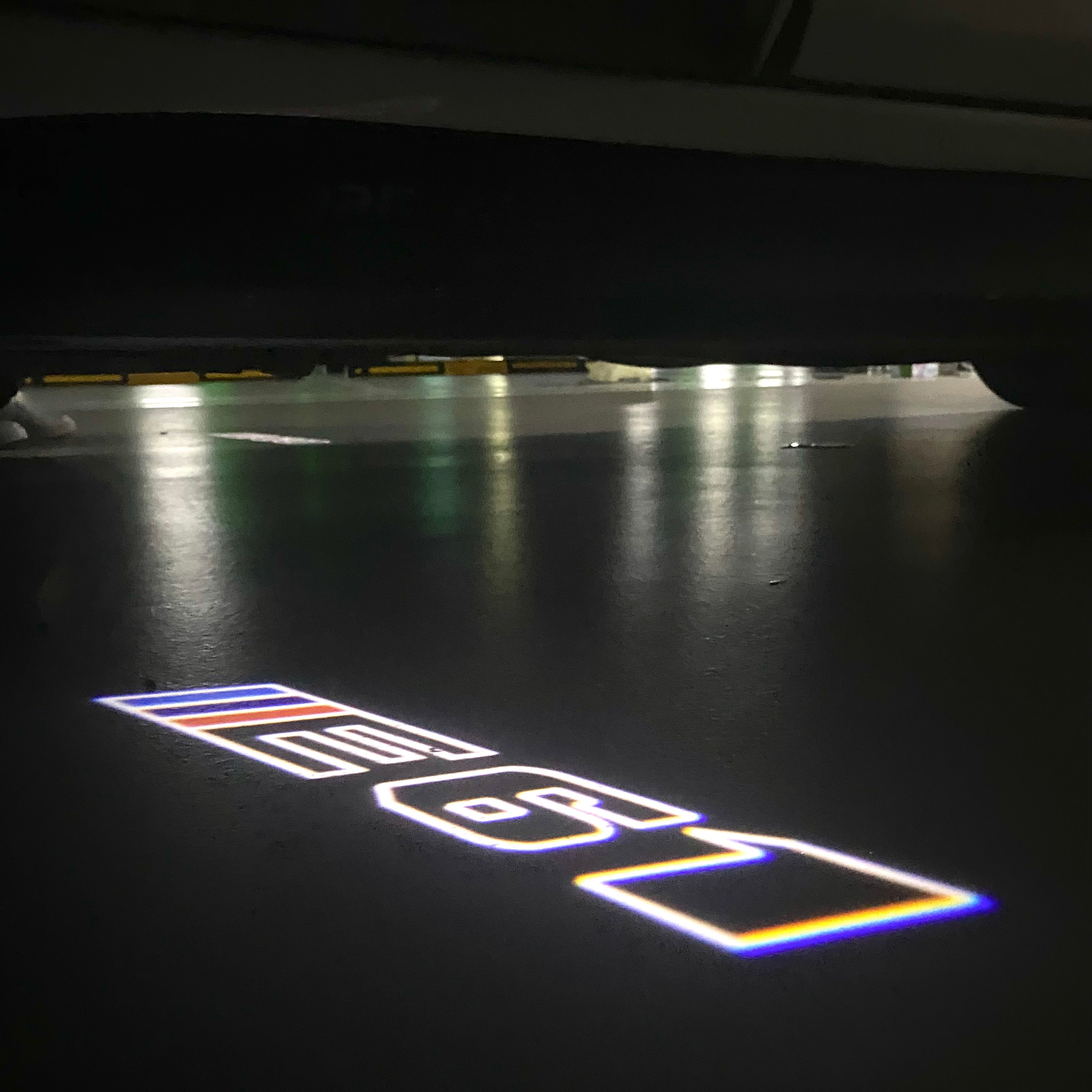 BMW  5 SERIES E61  LOGO PROJECTOT LIGHTS (quantity 1 = 1 sets/2 door lights)Nr.bmw00251