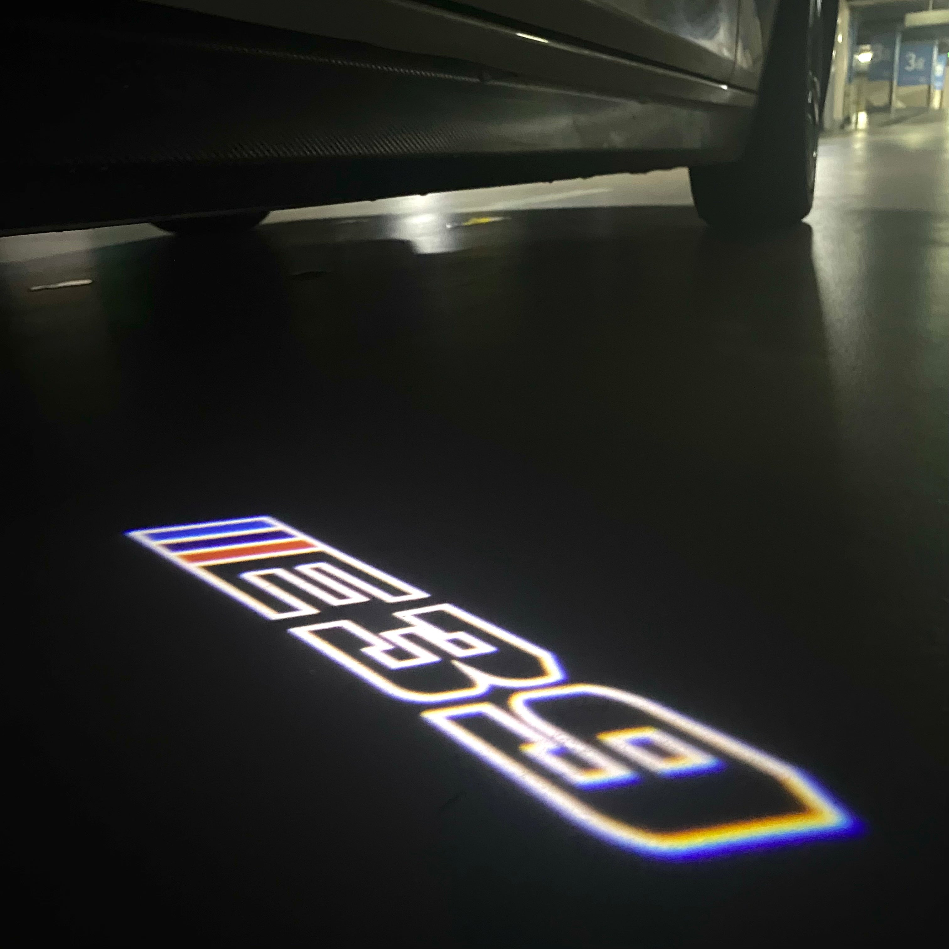 BMW 5 SERIES E39  LOGO PROJECTOT LIGHTS (quantity 1 = 1 sets/2 door lights)Nr.bmw00245