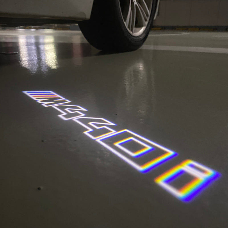 BMW M4 LOGO PROJECTOT LIGHTS Nr.6024 (Menge 1 = 1 Satz/2 Türleuchten)