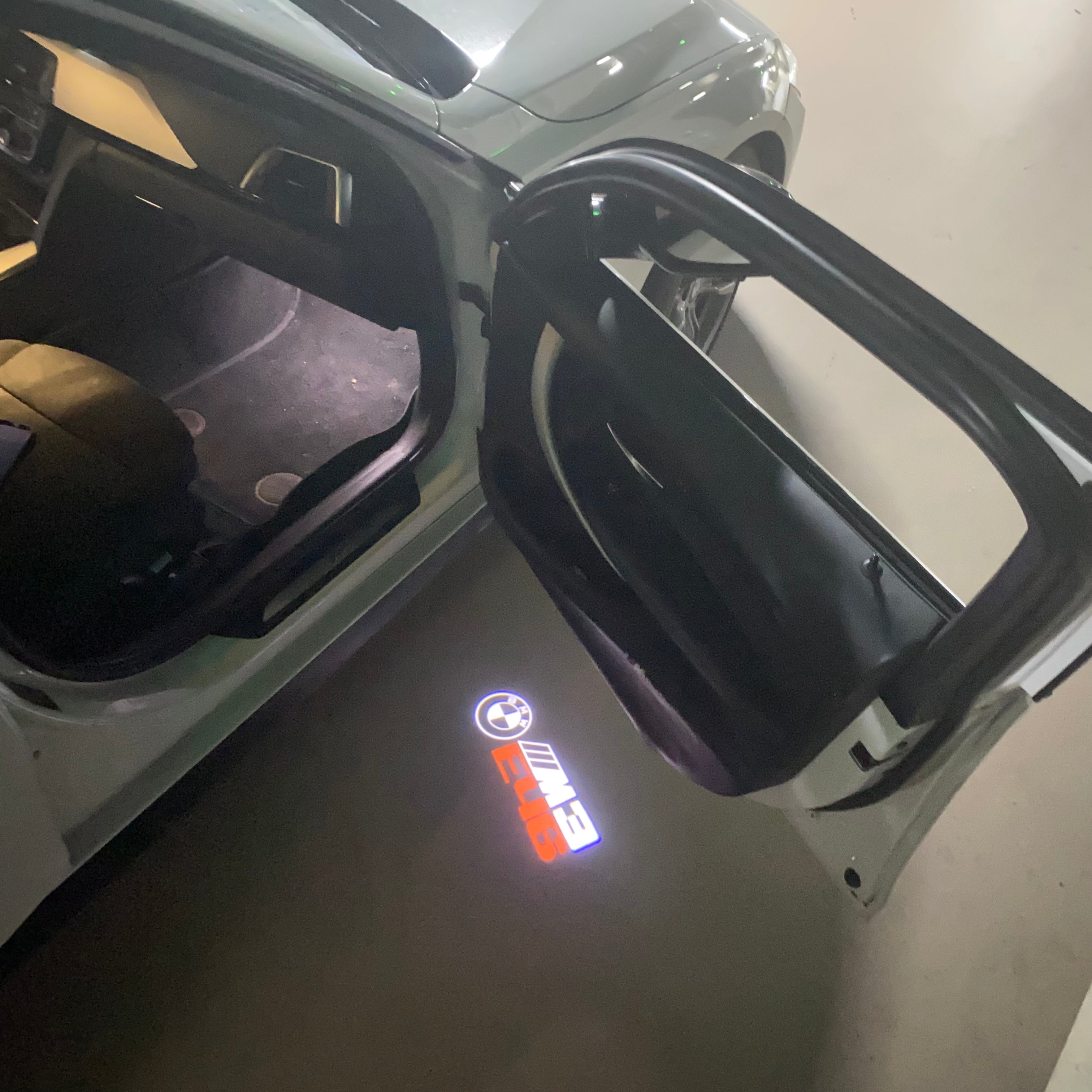 BMW 3 SERIES M3 E46  LOGO PROJECTOT LIGHTS (quantity 1 = 1 sets/2 door lights) Nr.bmw402