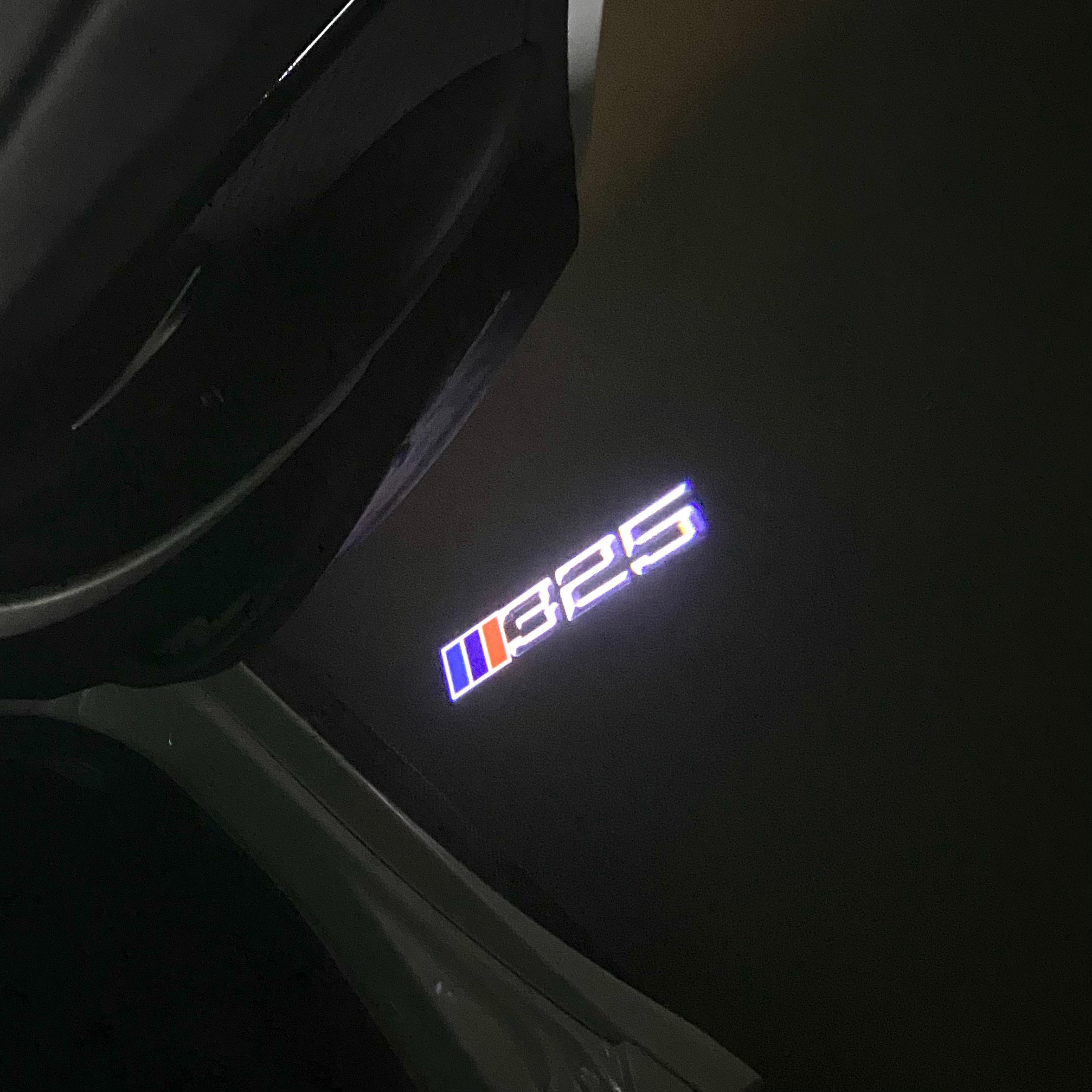 BMW 3 SERIES  325   LOGO PROJECTOT LIGHTS (quantity 1 = 1 sets/2 door lights)Nr.bmw00381