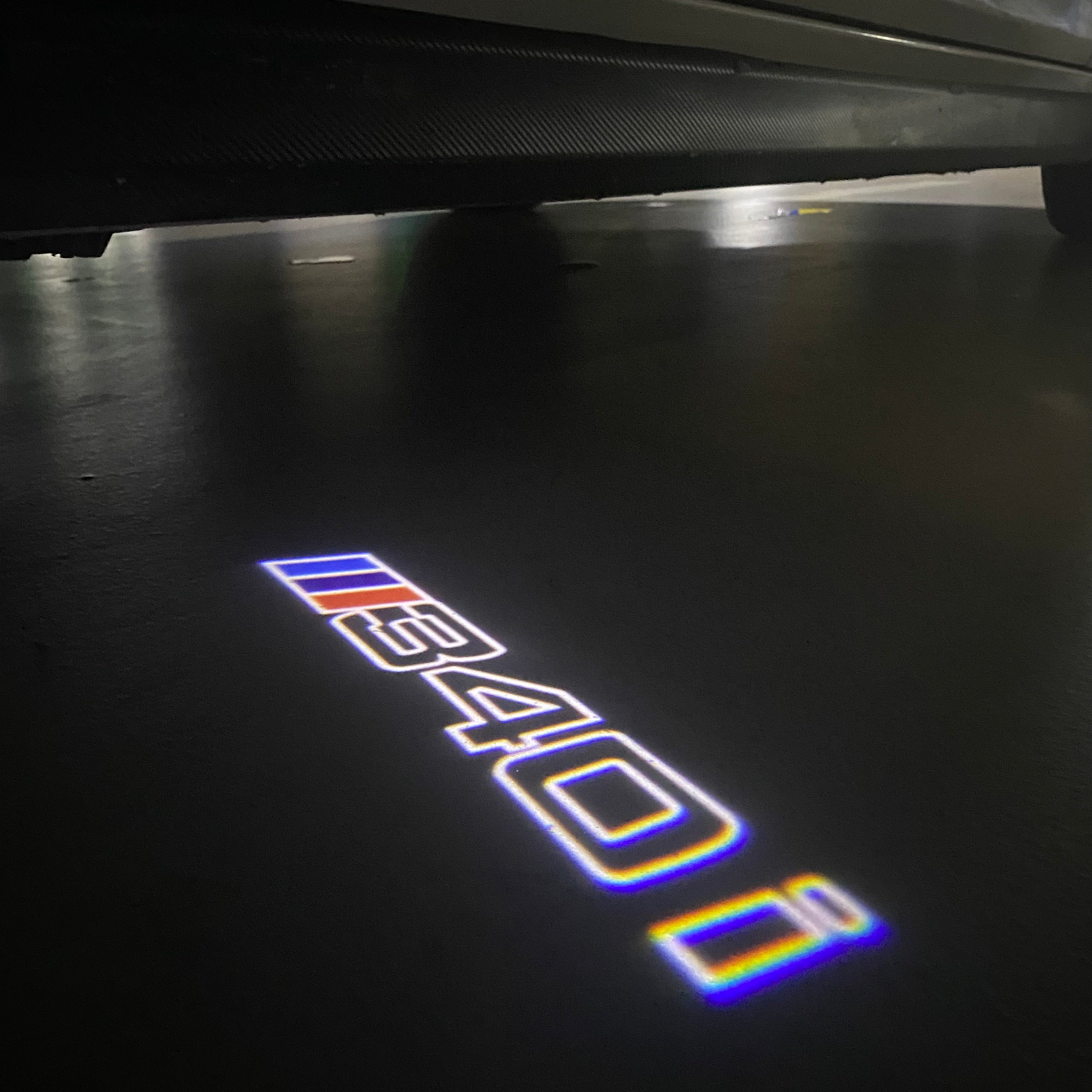 BMW 3 SERIES M340 i   LOGO PROJECTOT LIGHTS (quantity 1 = 1 sets/2 door lights)Nr.bmw00384