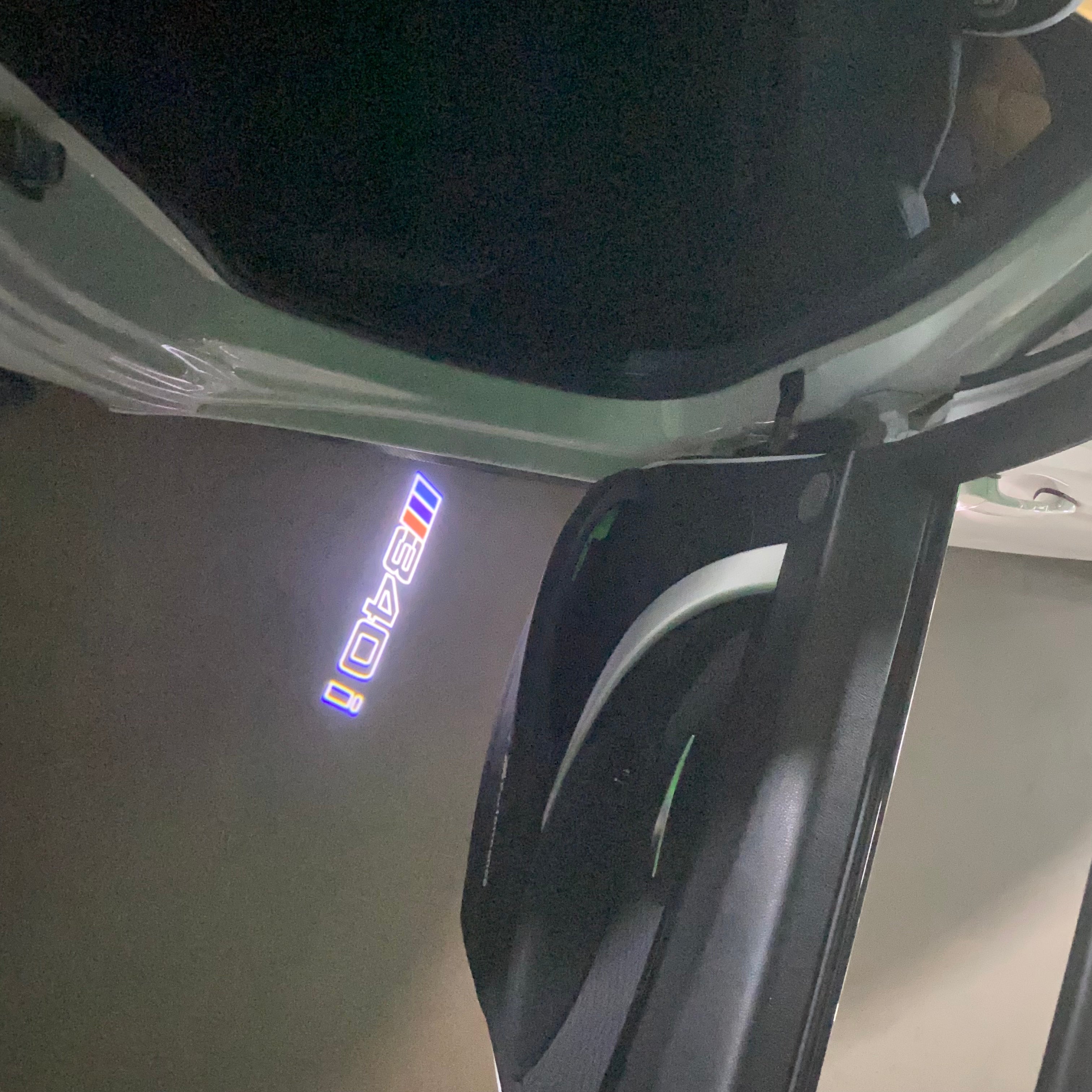 BMW 3 SERIES M340 i   LOGO PROJECTOT LIGHTS (quantity 1 = 1 sets/2 door lights)Nr.bmw00384