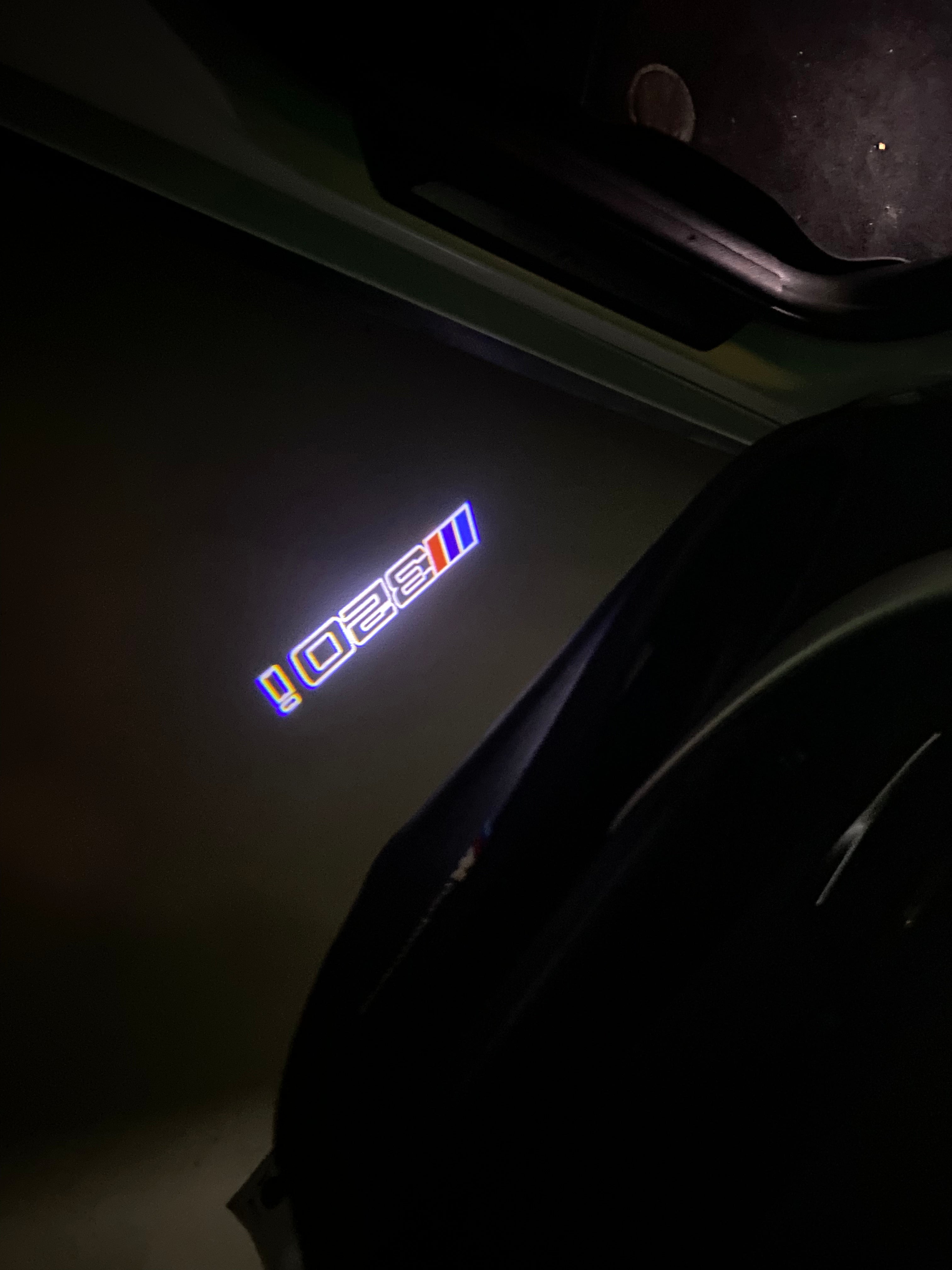 BMW 3 SERIES 320 i LOGO PROJECTOT LIGHTS (quantity 1 = 1 sets/2 door lights) Nr.BMW414