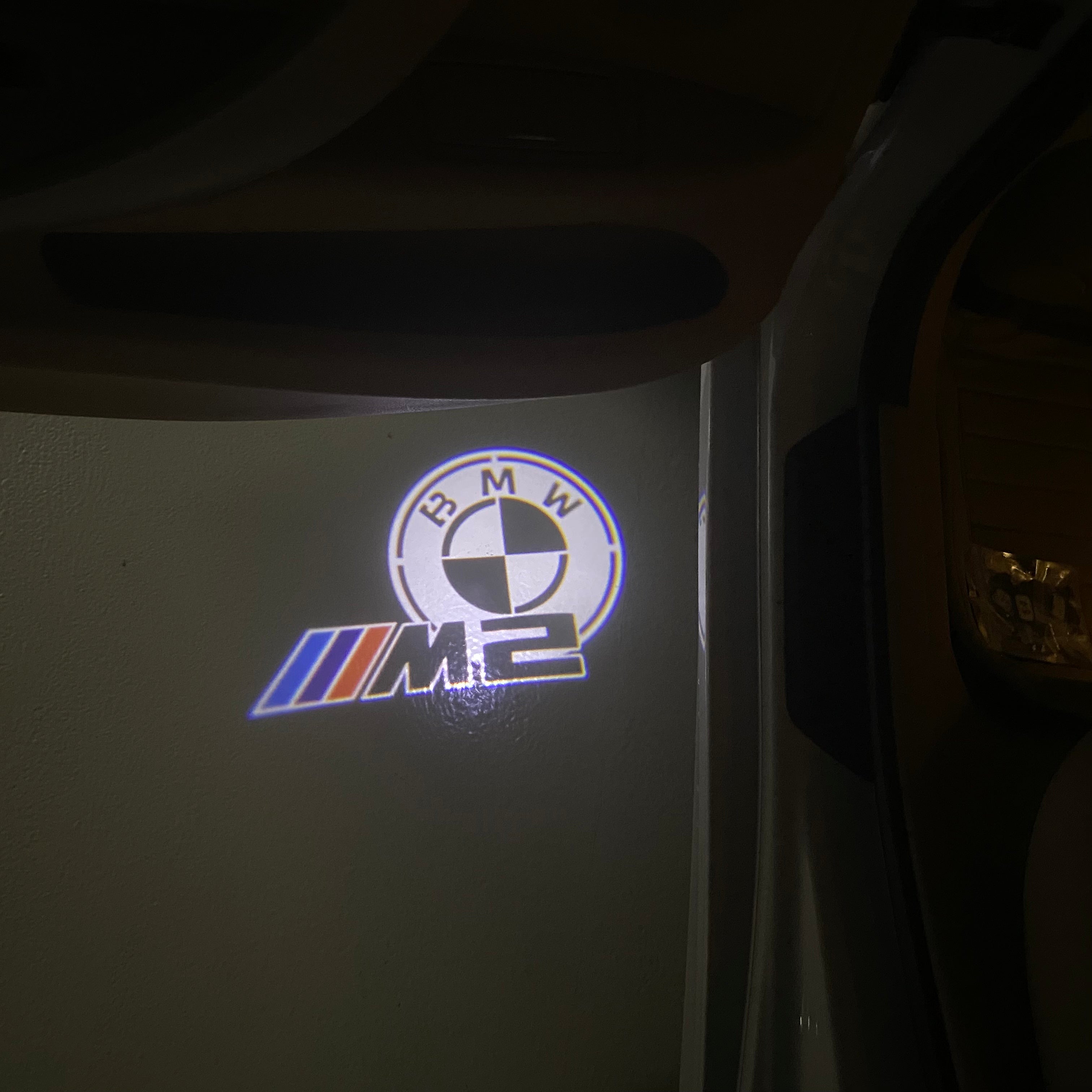 BMW 2 SERIES M2   LOGO PROJECTOT LIGHTS (quantity 1 = 1 sets/2 door lights)Nr.bmw00215