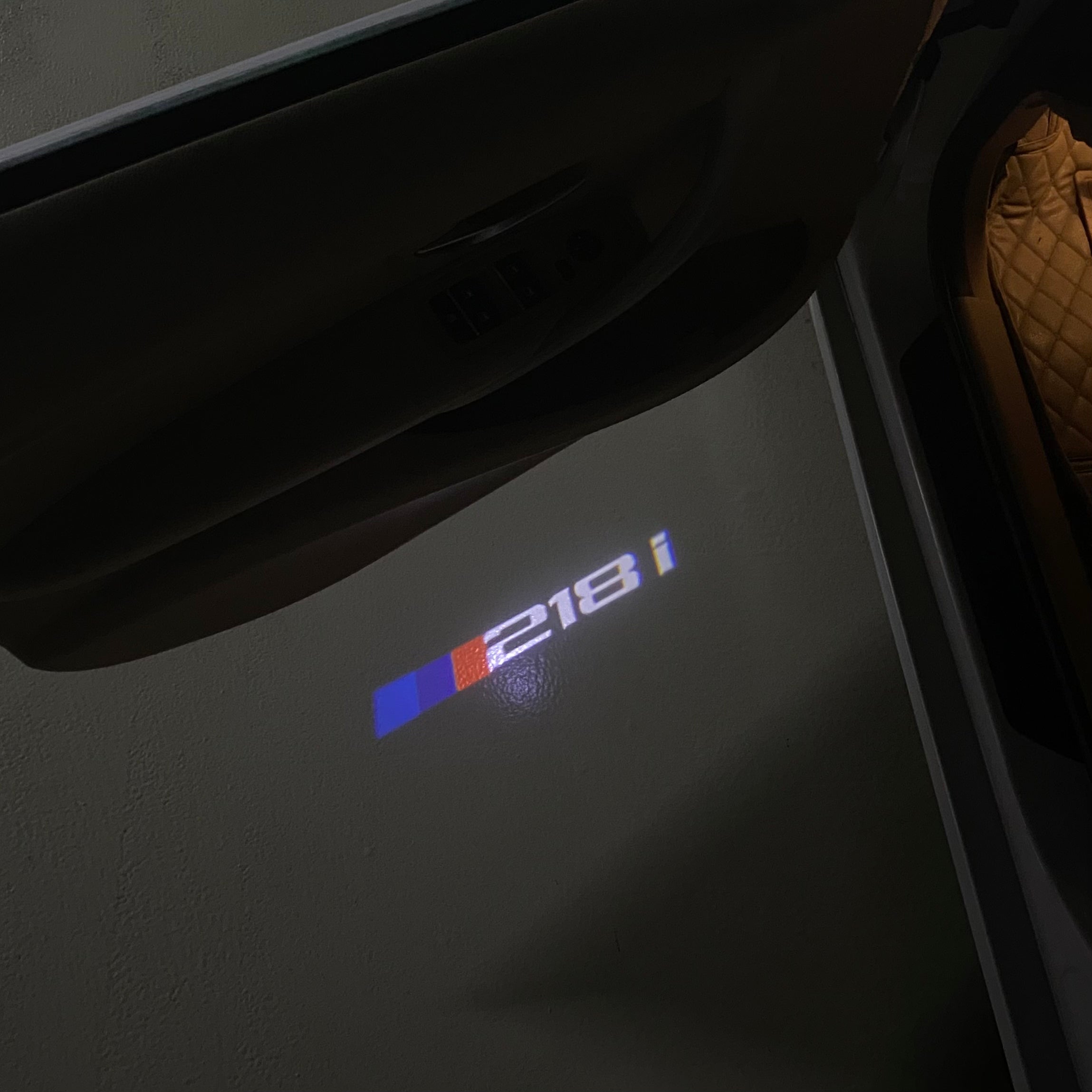 BMW 2 SERIES 218  LOGO PROJECTOT LIGHTS (quantity 1 = 1 sets/2 door lights)Nr.bmw00206