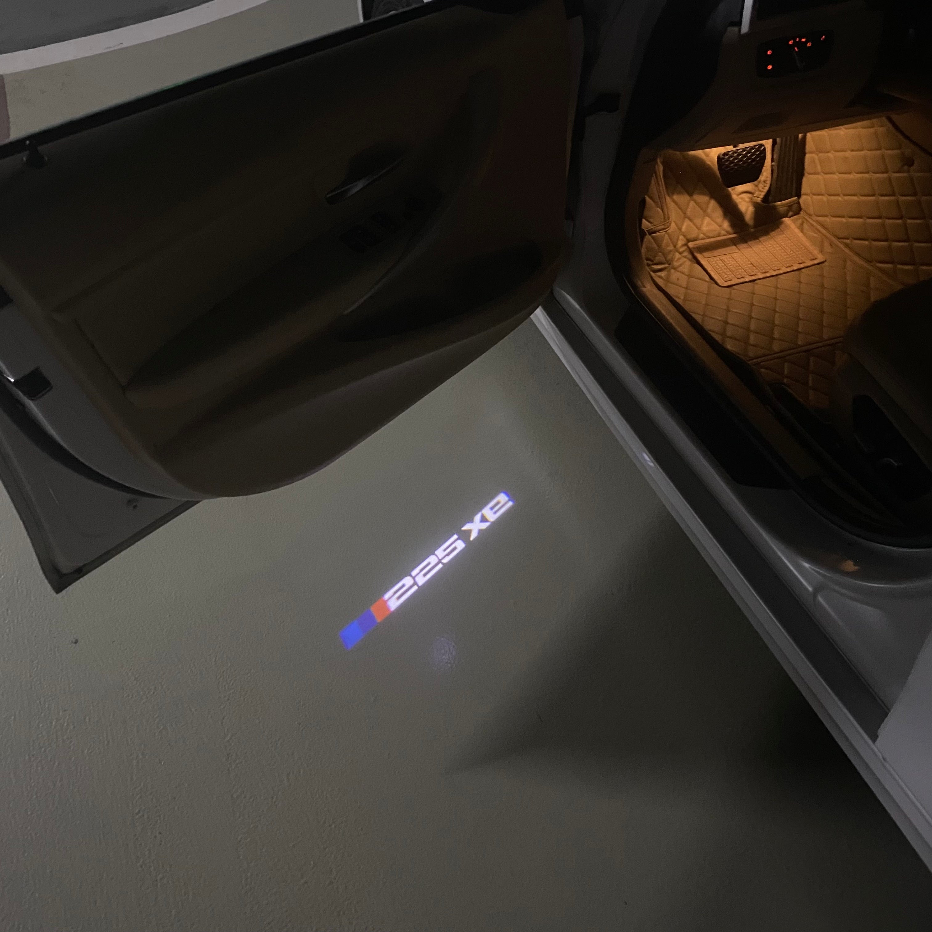 BMW  2 SERIES 225  LOGO PROJECTOT LIGHTS (quantity 1 = 1 sets/2 door lights) Nr.bmw003