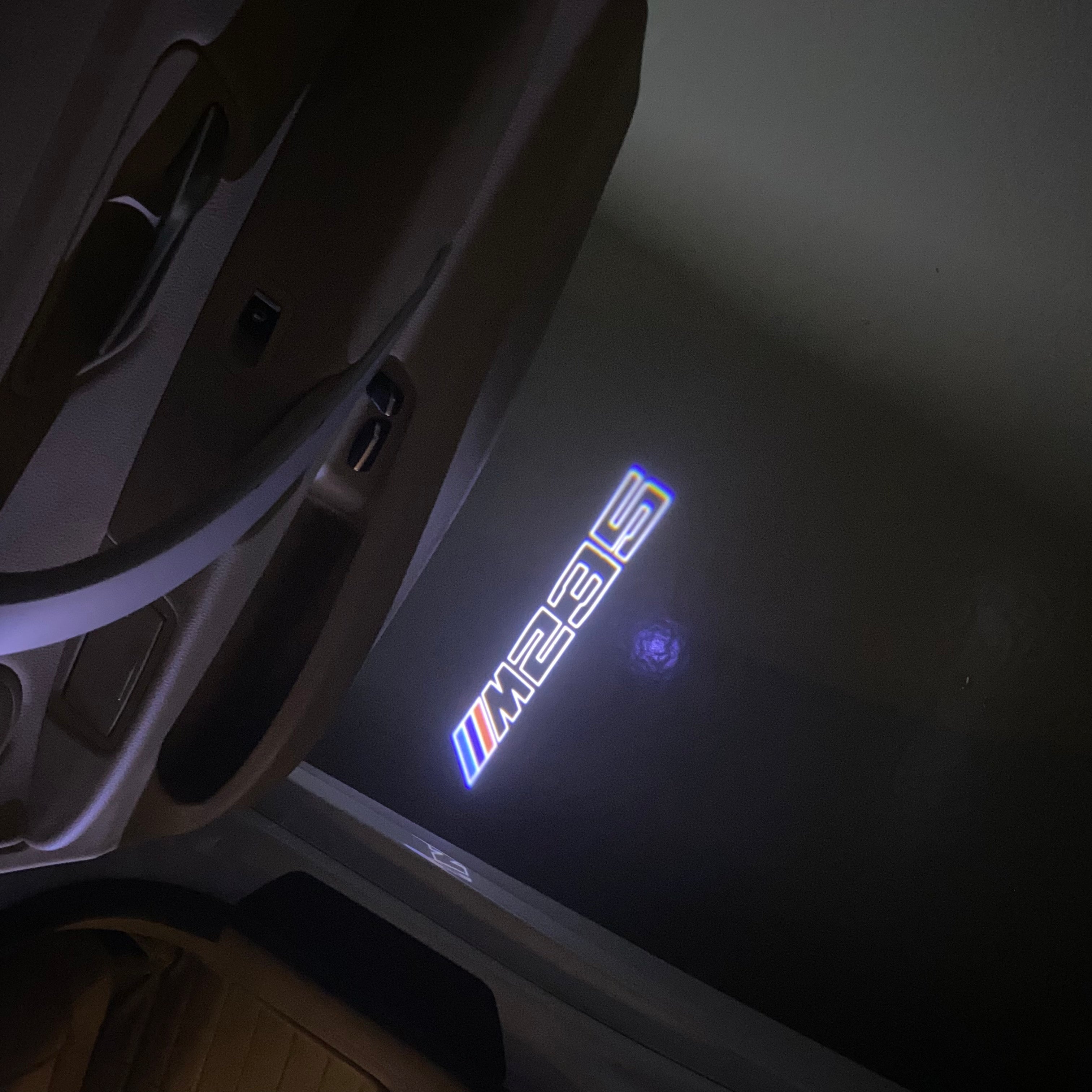 BMW 2 SERIES M235  LOGO PROJECTOT LIGHTS (quantity 1 = 1 sets/2 door lights)Nr.bmw00202