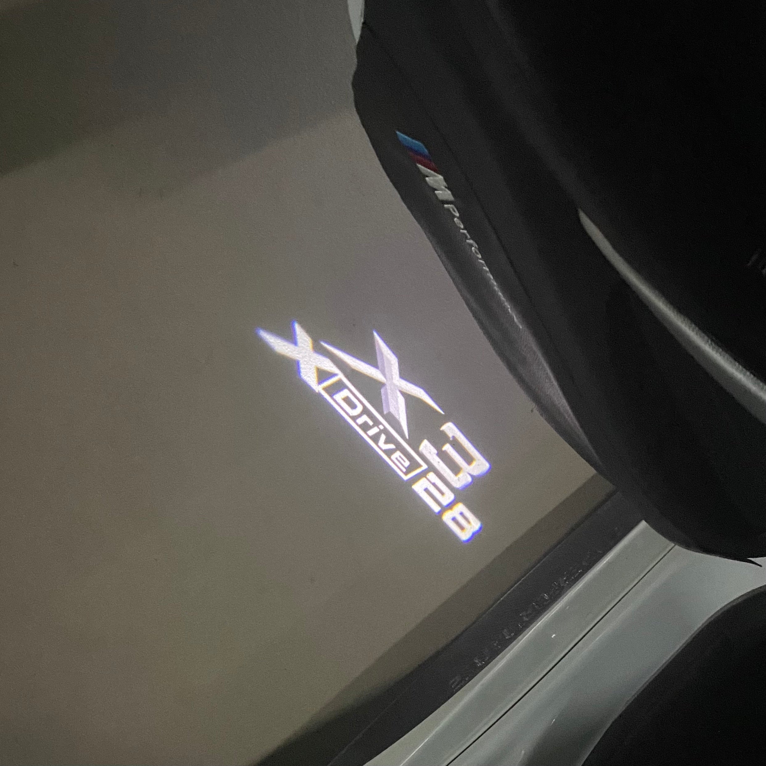 BMW  X3 X drive 28  LOGO PROJECTOT LIGHTS (quantity 1 = 1 sets/2 door lights)Nr.bmw0054