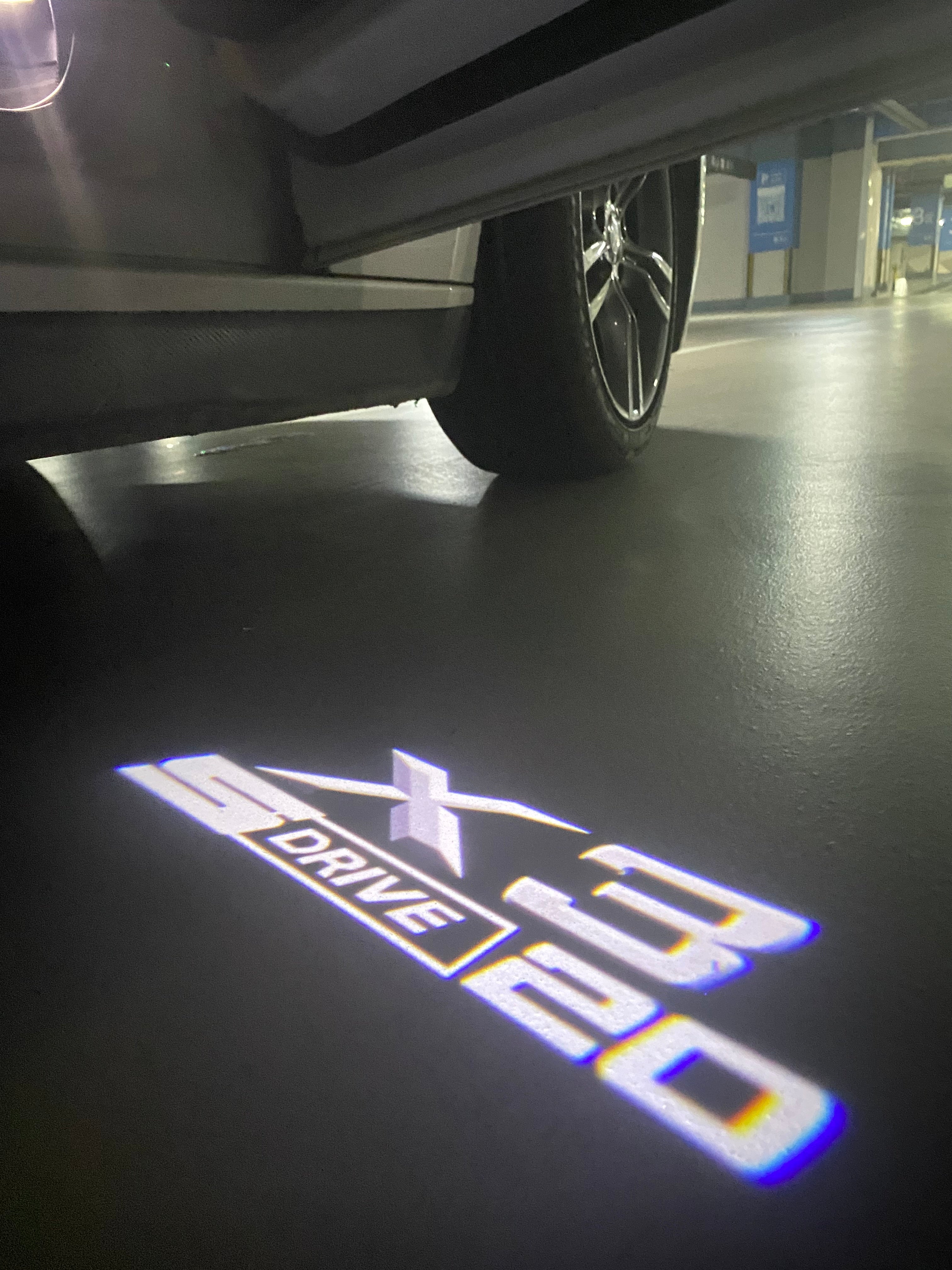 BMW  X3 S drive 20  LOGO PROJECTOT LIGHTS (quantity 1 = 1 sets/2 door lights)Nr.bmw0059