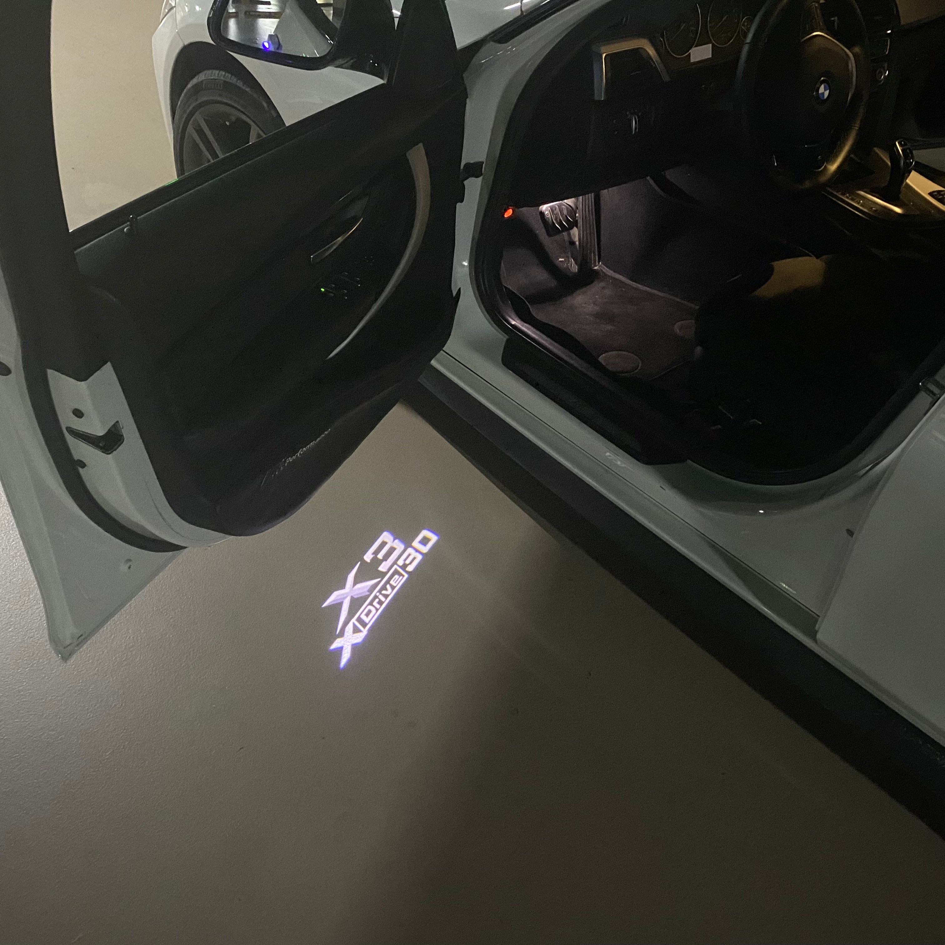 BMW X3 X Drive 30 LOGO PROJECTOT LIGHTS (quantity 1 = 1 sets/2 door lights)Nr.bmw0053