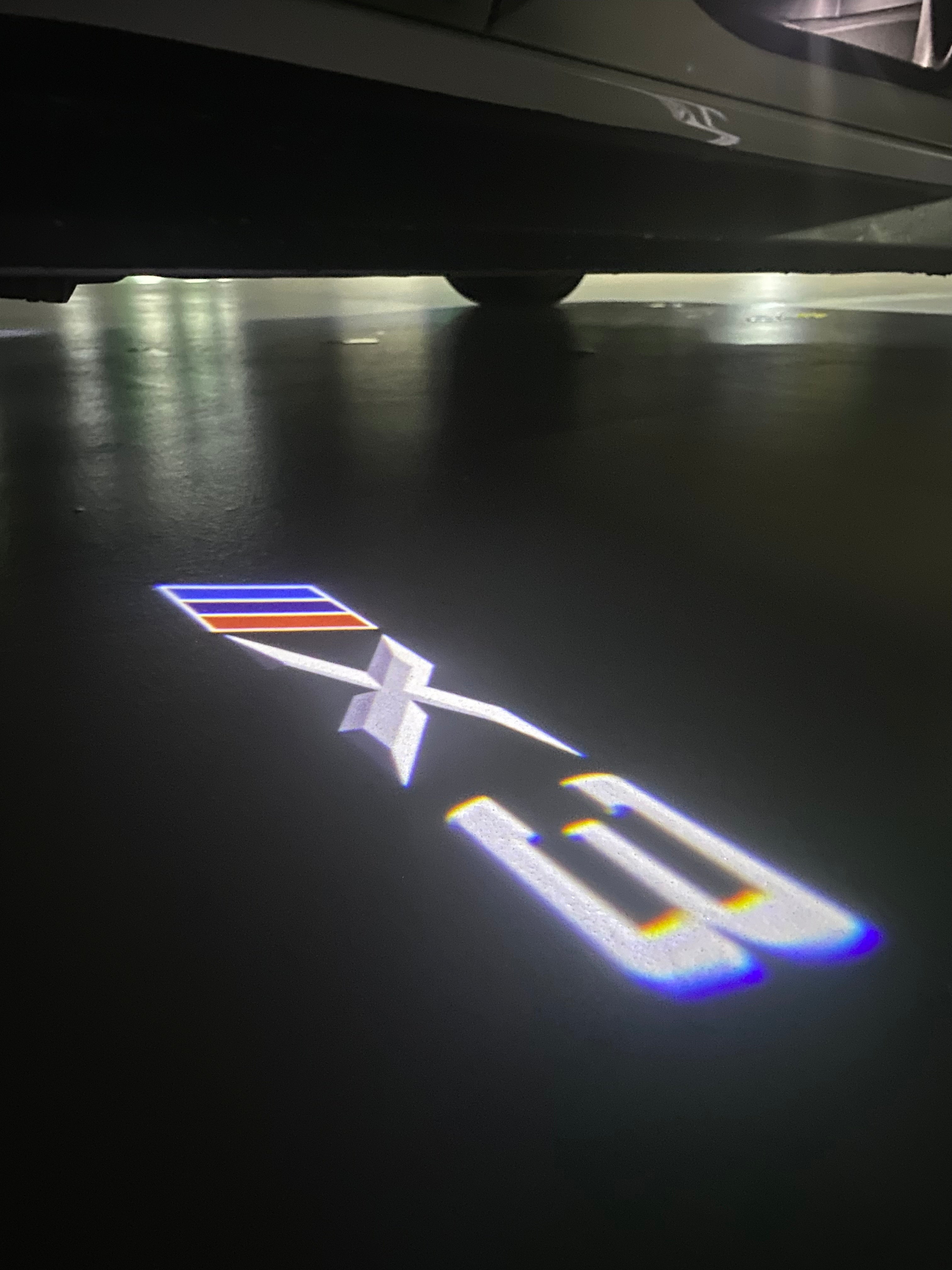 BMW X3  LOGO PROJECTOT LIGHTS (quantity 1 = 1 sets/2 door lights)Nr.bmw0050