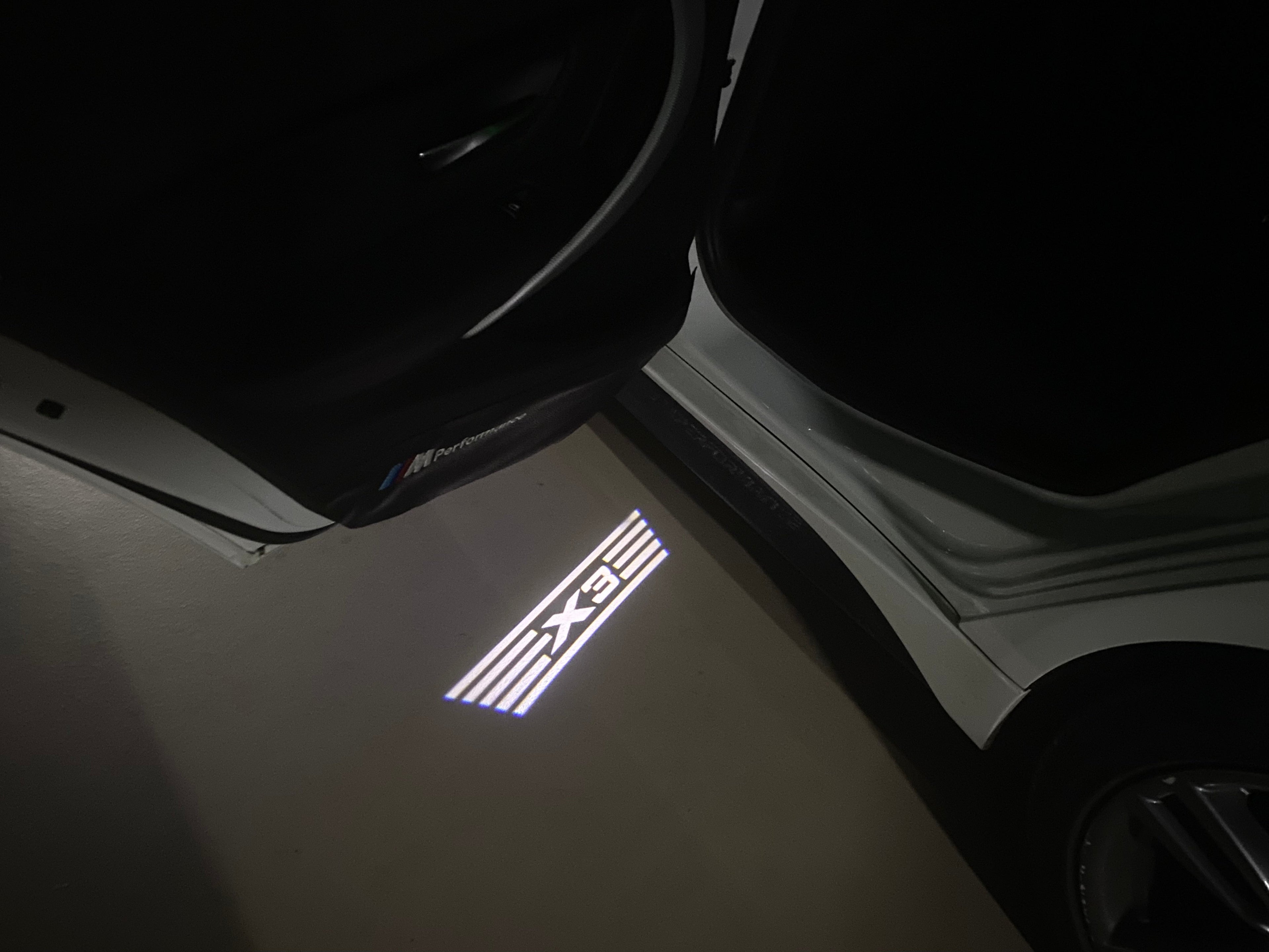 BMW X3  LOGO PROJECTOT LIGHTS (quantity 1 = 1 sets/2 door lights)Nr.bmw0056