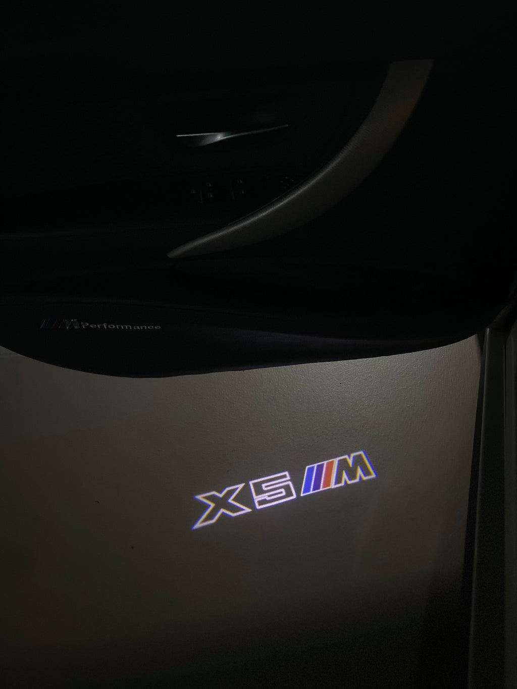 BMW X5M LOGO PROJECTOT LIGHTS (quantity 1 = 1 sets/2 door lights)Nr.bmw00108