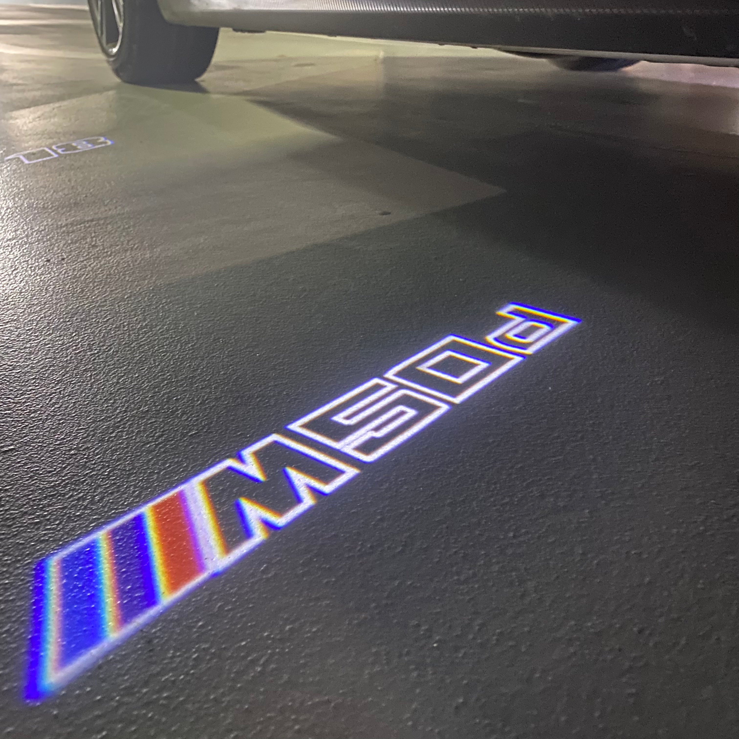 BMW X5 / X5M M50d  LOGO PROJECTOT LIGHTS (quantity 1 = 1 sets/2 door lights)Nr.bmw00120
