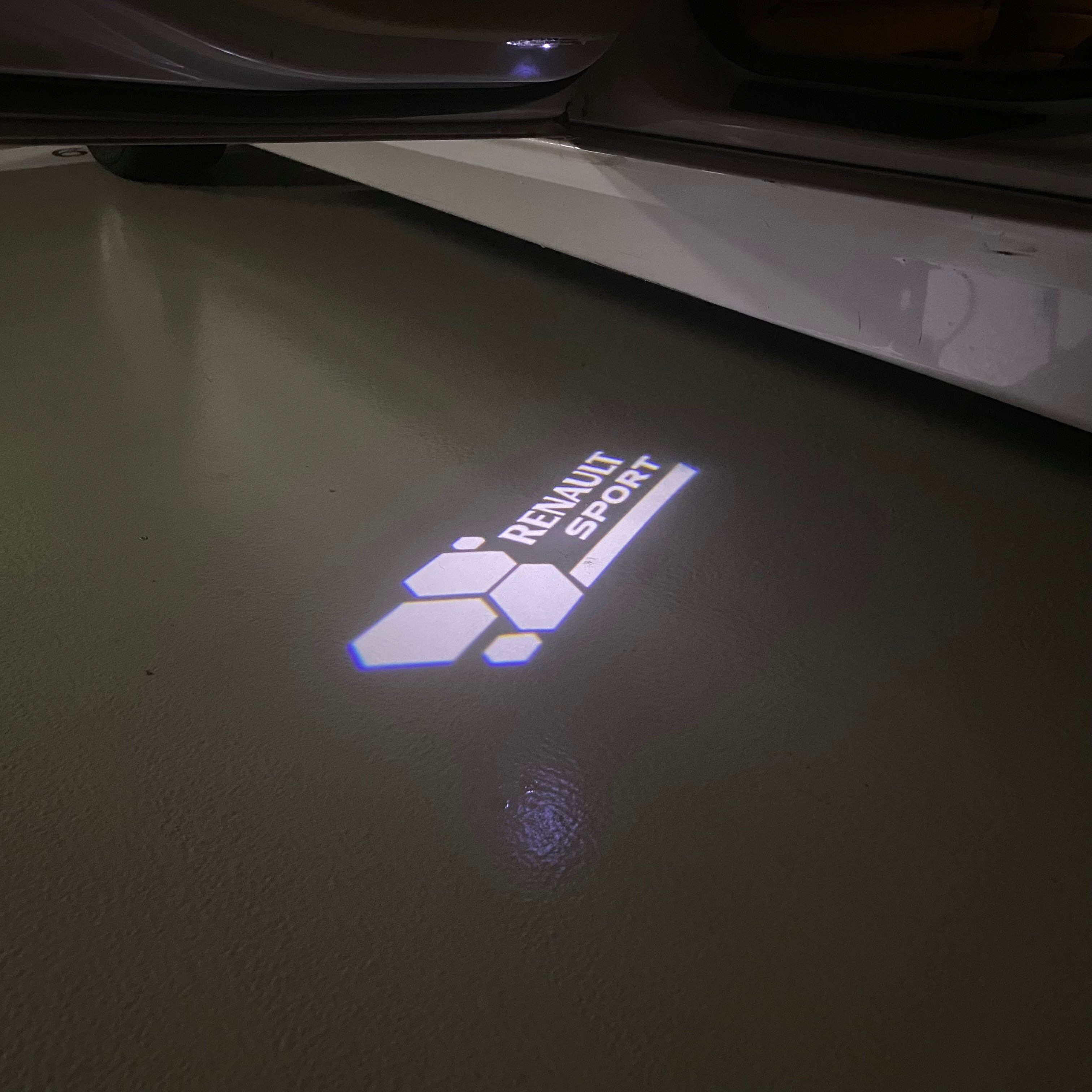 RENAULT  Sport LOGO PROJECTOT LIGHTS Nr.28059 (quantity 1 = 2 Logo Films /2 door lights )