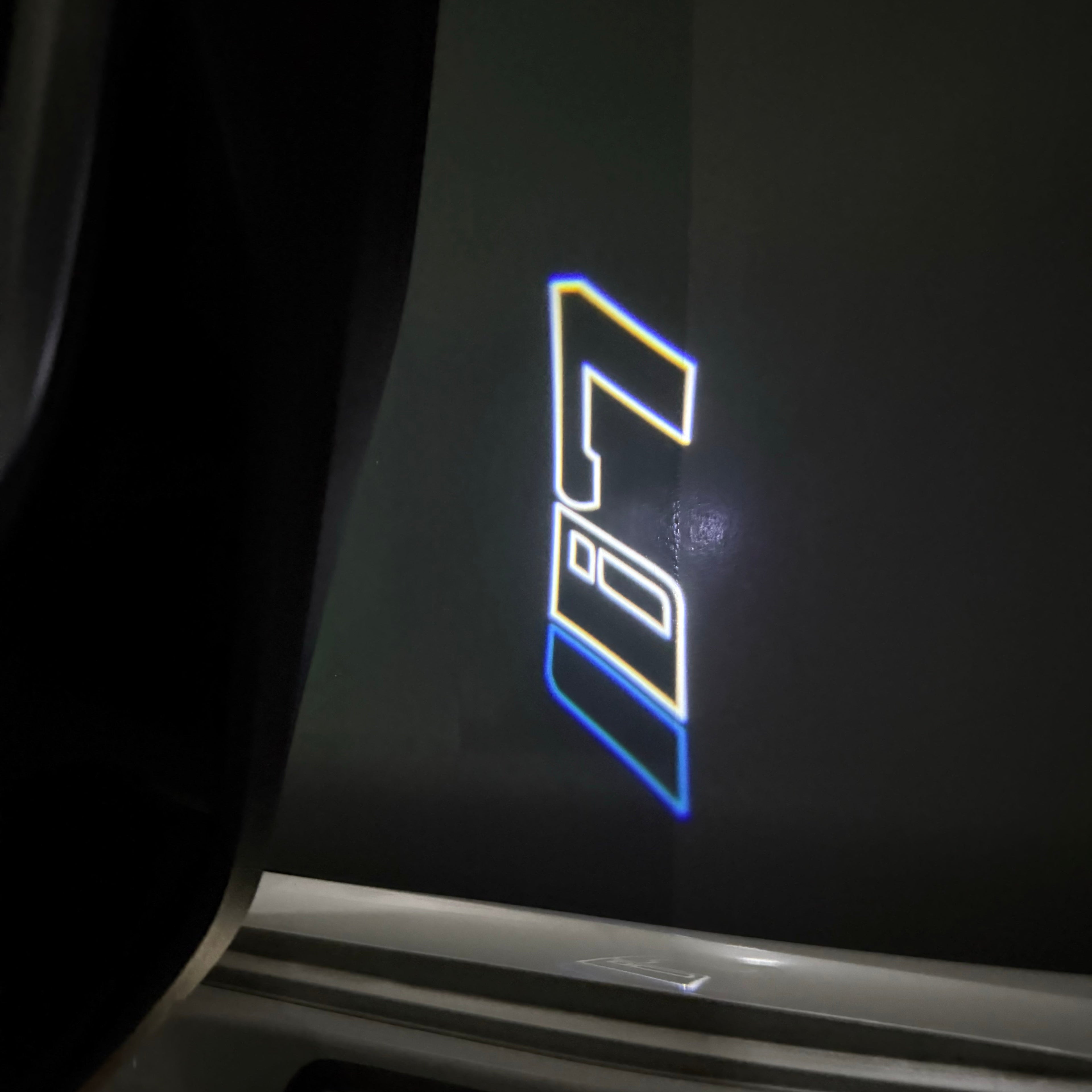 BMW i7  LOGO PROJECTOT LIGHTS (quantity 1 = 1 sets/2 door lights)Nr.bmw00359