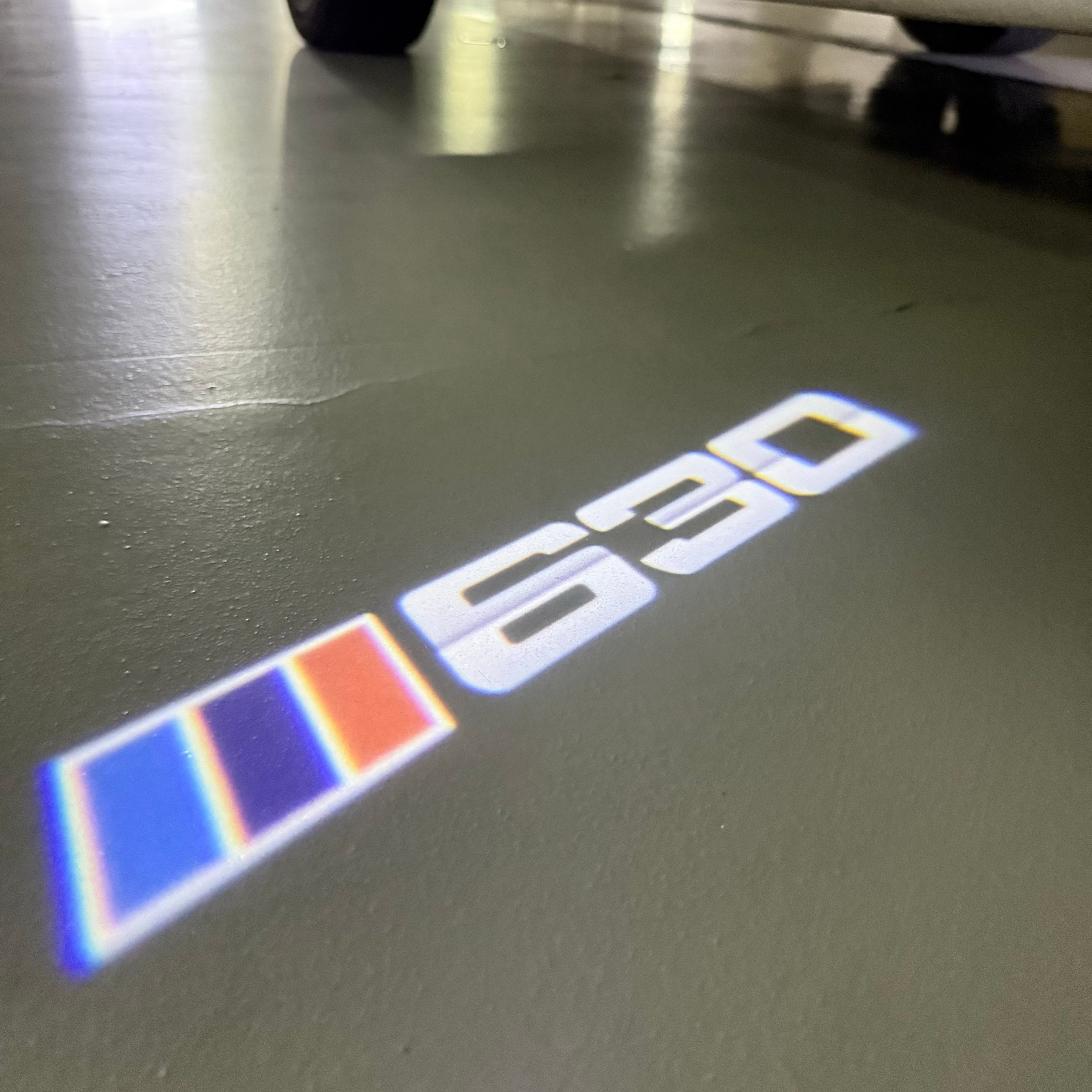 BMW 6 SERIES 630  LOGO PROJECTOT LIGHTS (quantity 1 = 1 sets/2 door lights)Nr.bmw00276