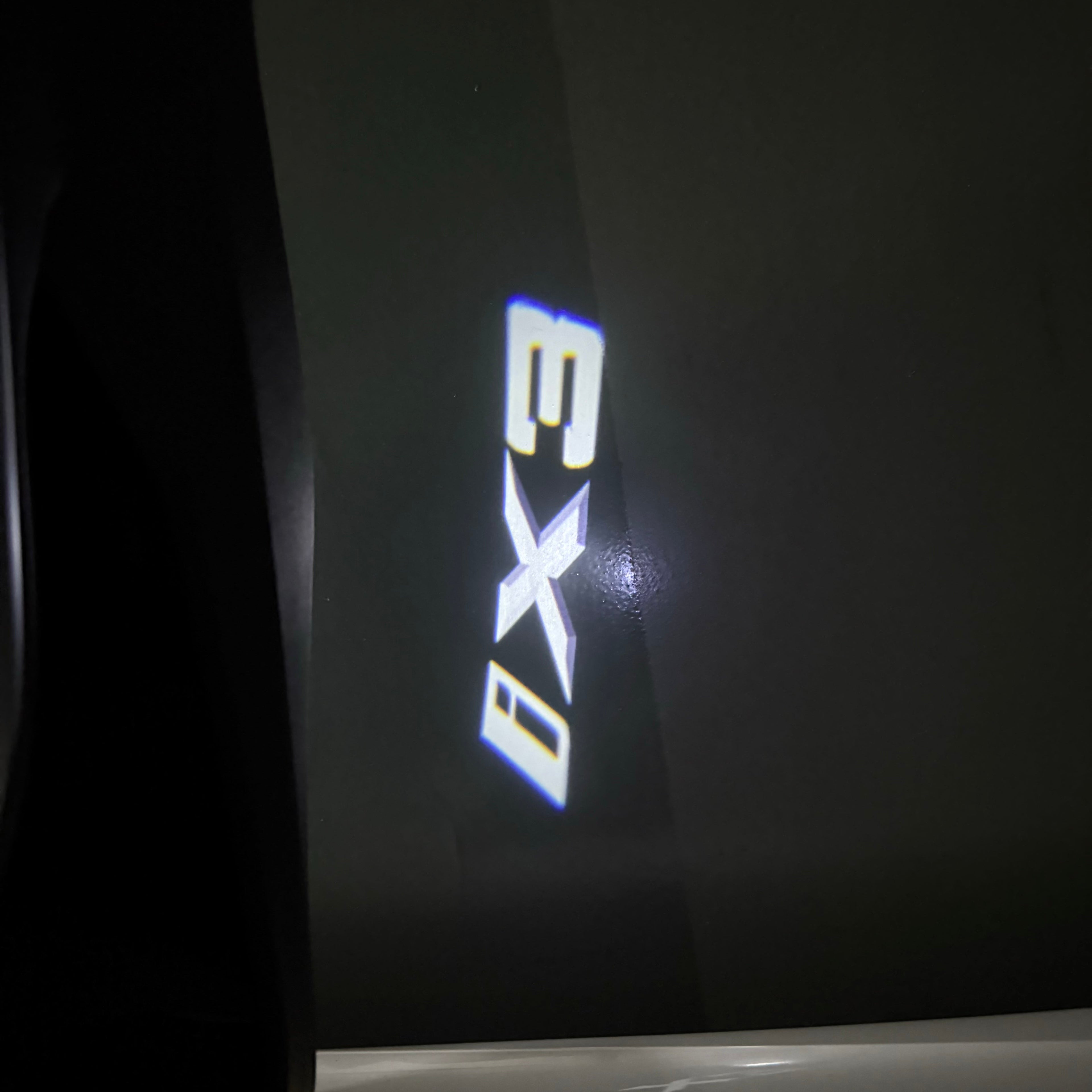 BMW iX3     LOGO PROJECTOT LIGHTS (quantity 1 = 1 sets/2 door lights)Nr.bmw00339