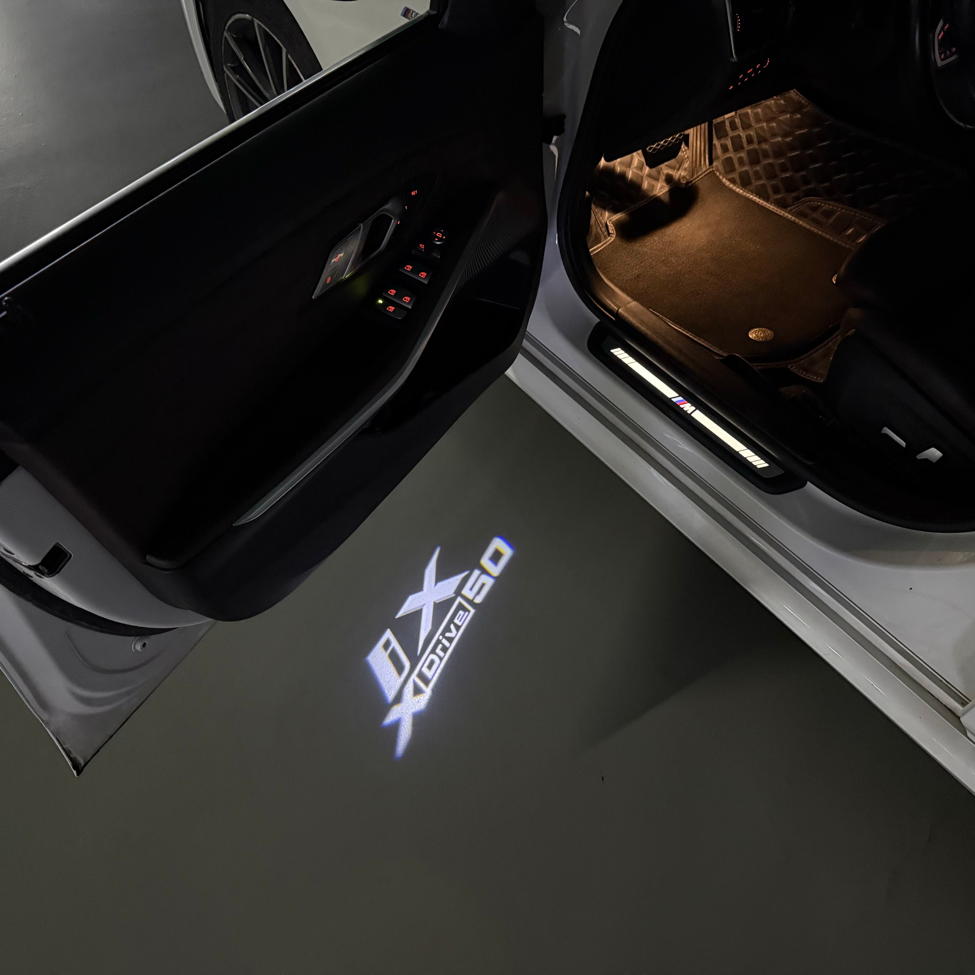 BMW iX  X Drive  LOGO PROJECTOT LIGHTS (quantity 1 = 1 sets/2 door lights)Nr.bmw00355
